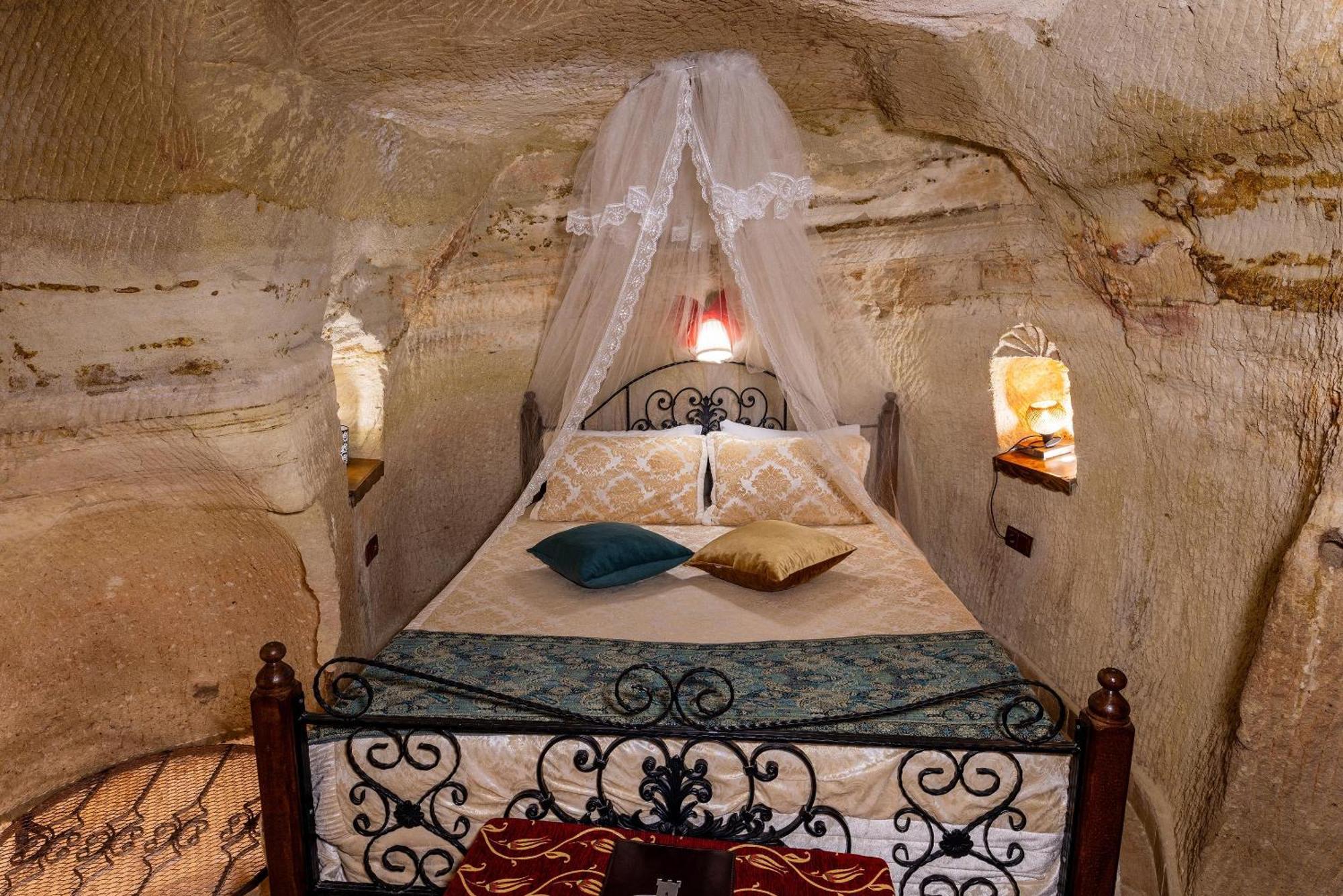 Castlee Cave Cappadocia