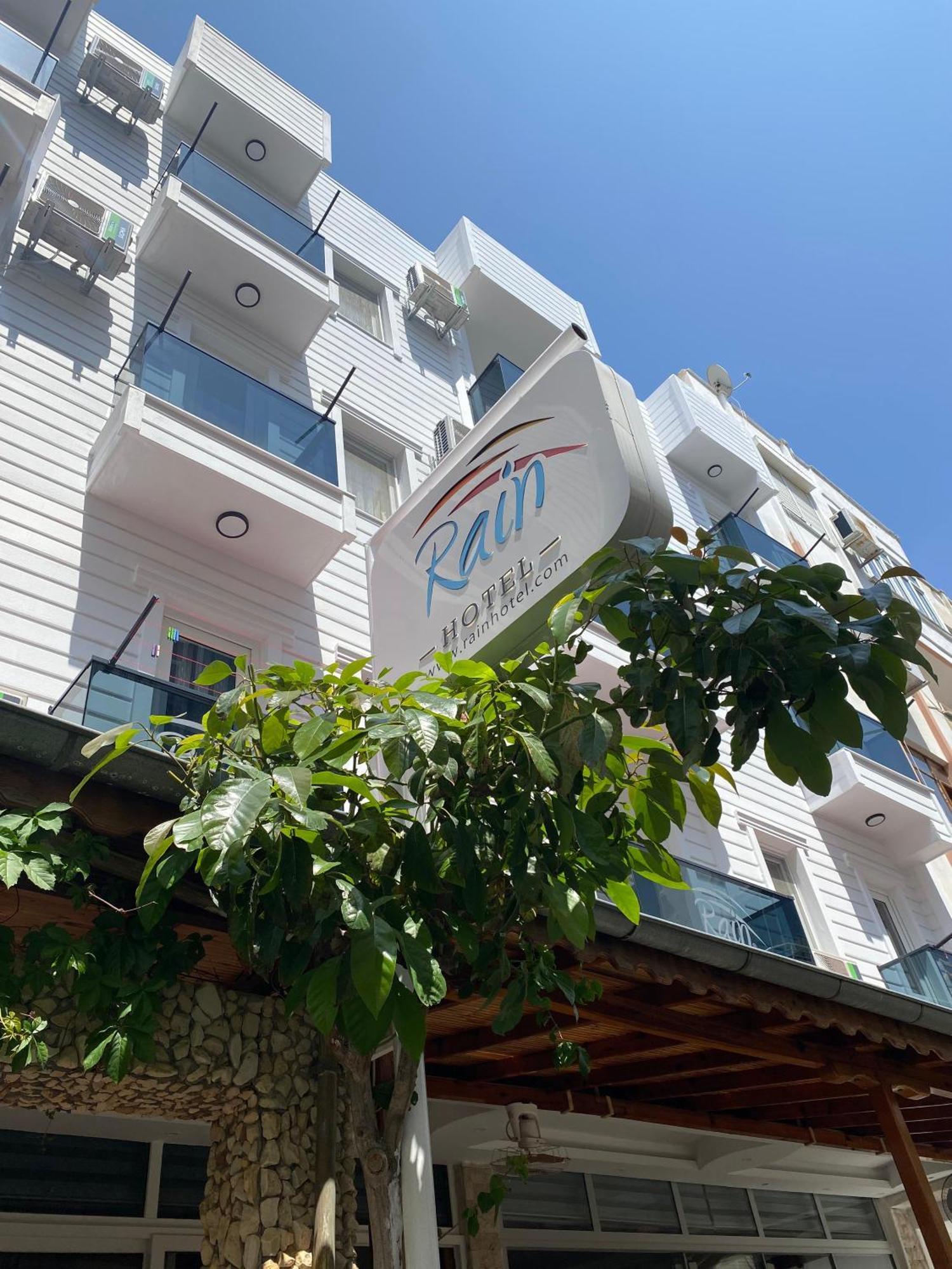 Hotel Rain 4*