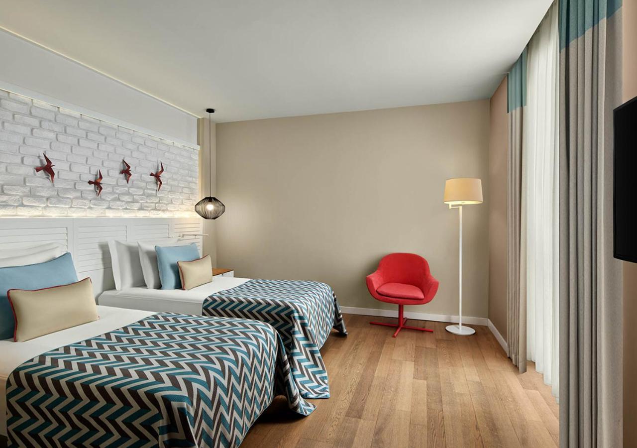 Akra Hotel 5*