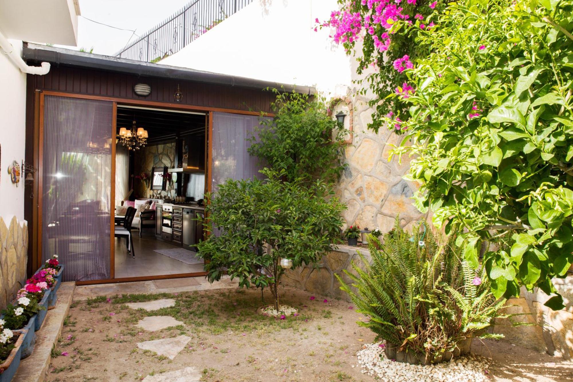 Villa Rana By Important Group Travel