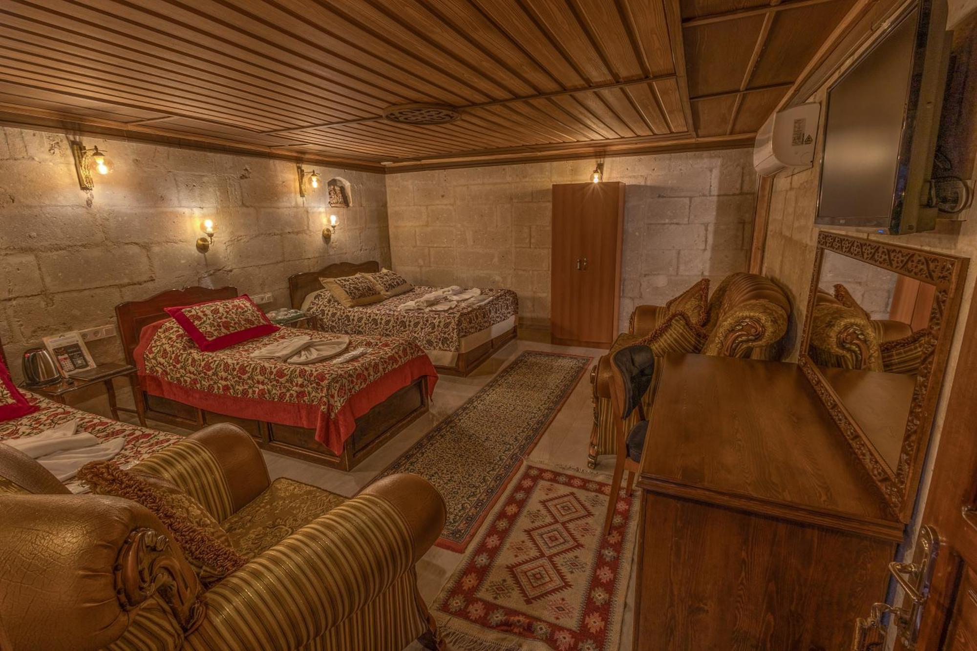 Valley Cave House Hotel 2*