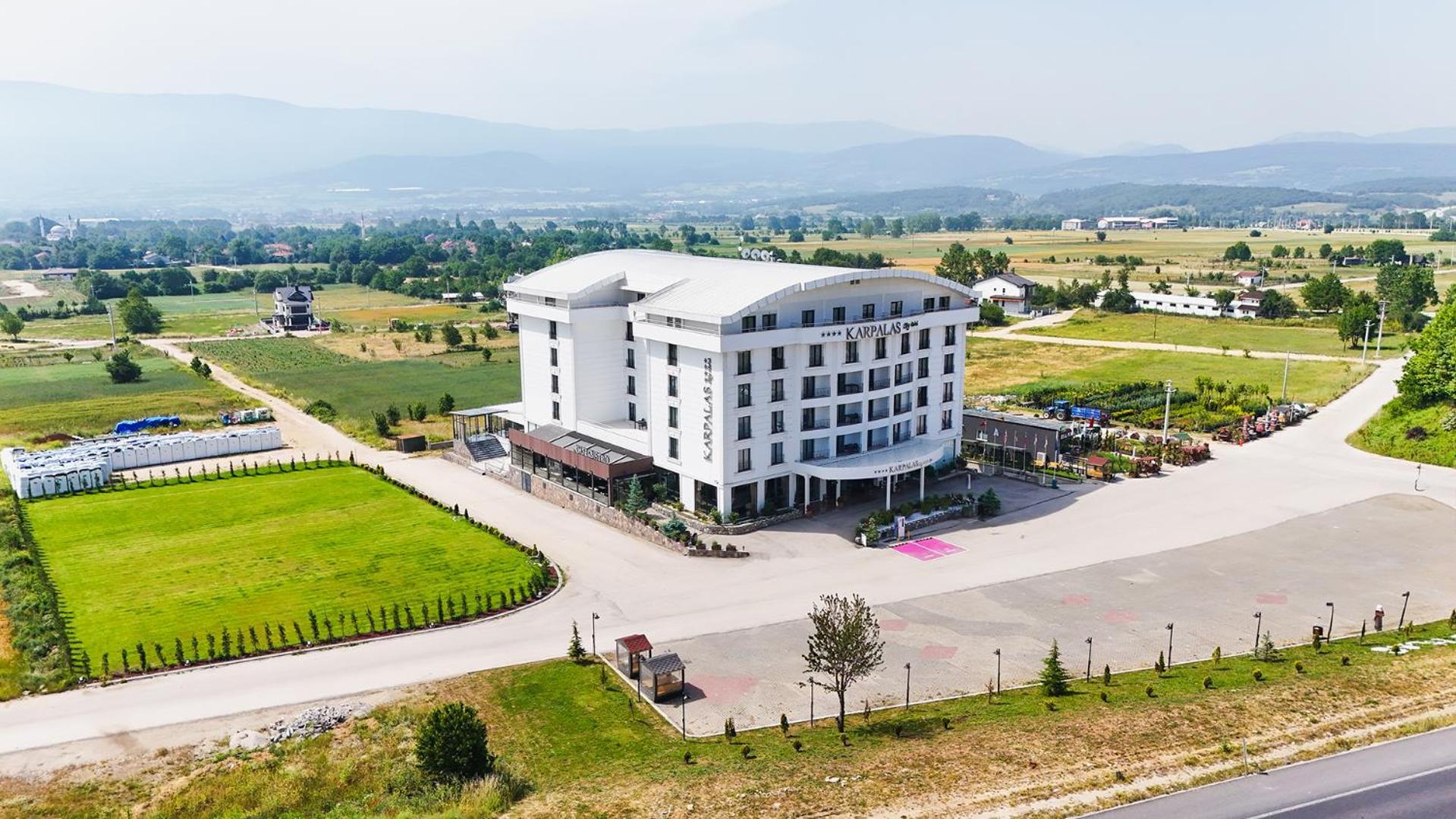Hotel Karpalas &