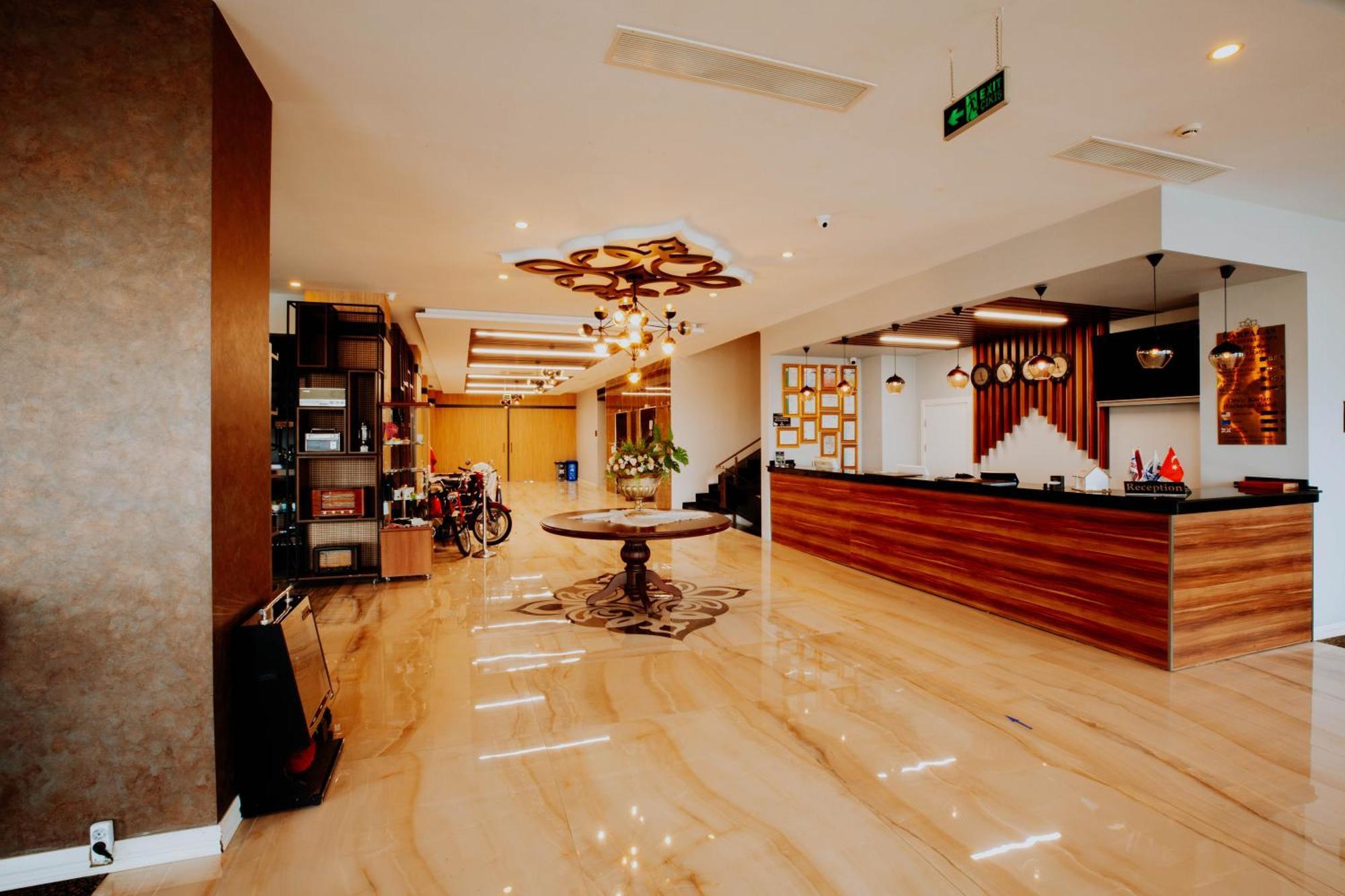 Karpalas & Hotel 4*