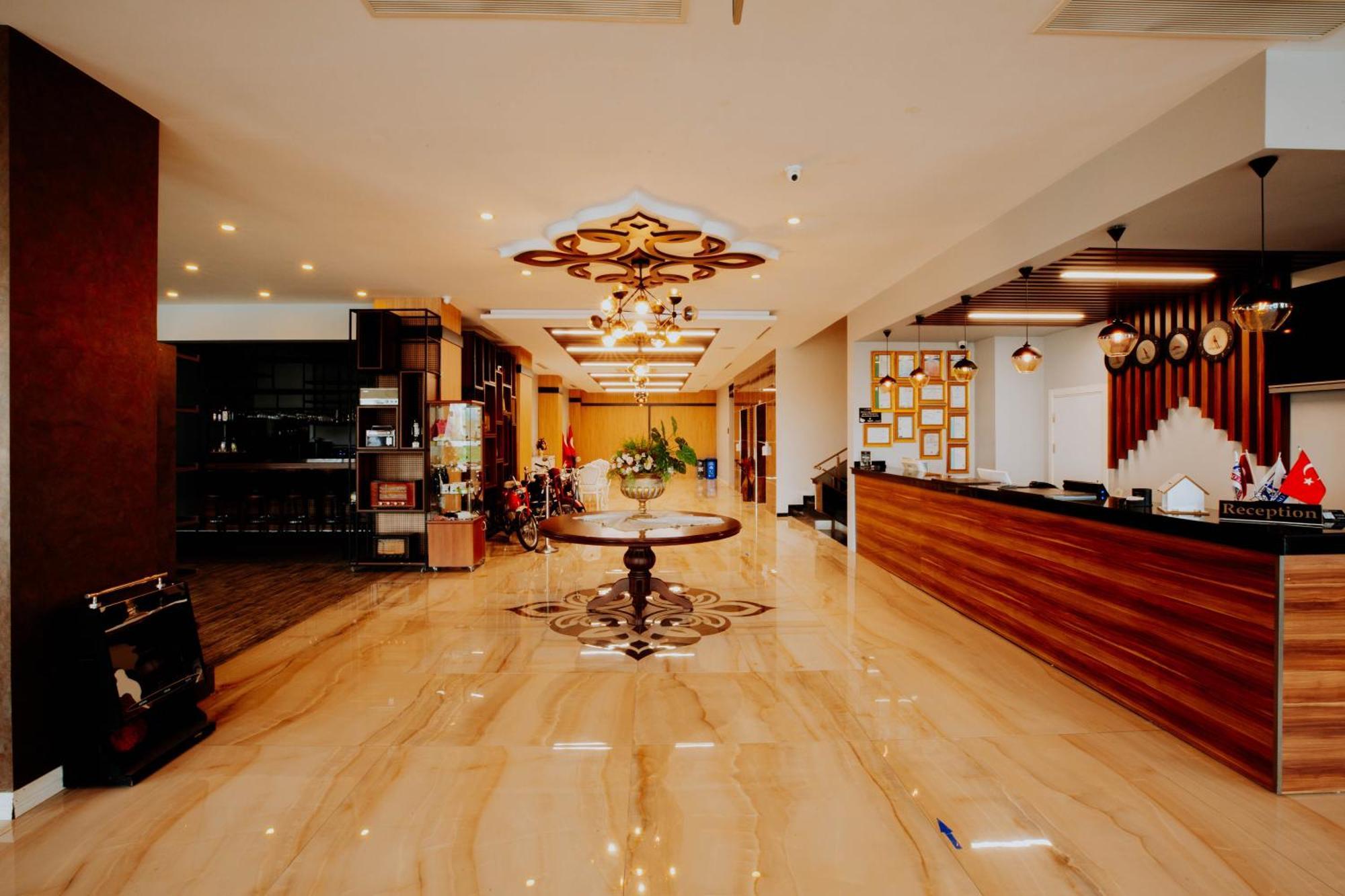 Hotel Karpalas & 4*