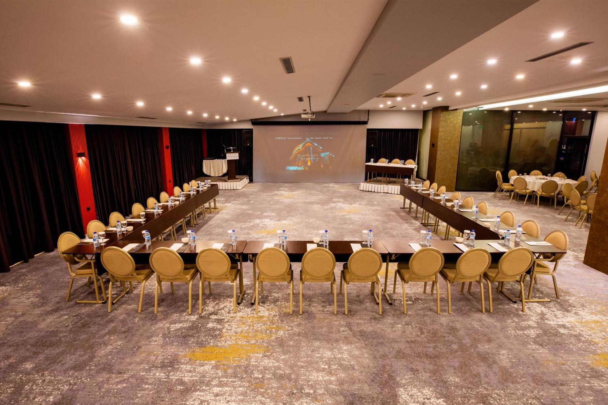 Hotel Karpalas & 4*