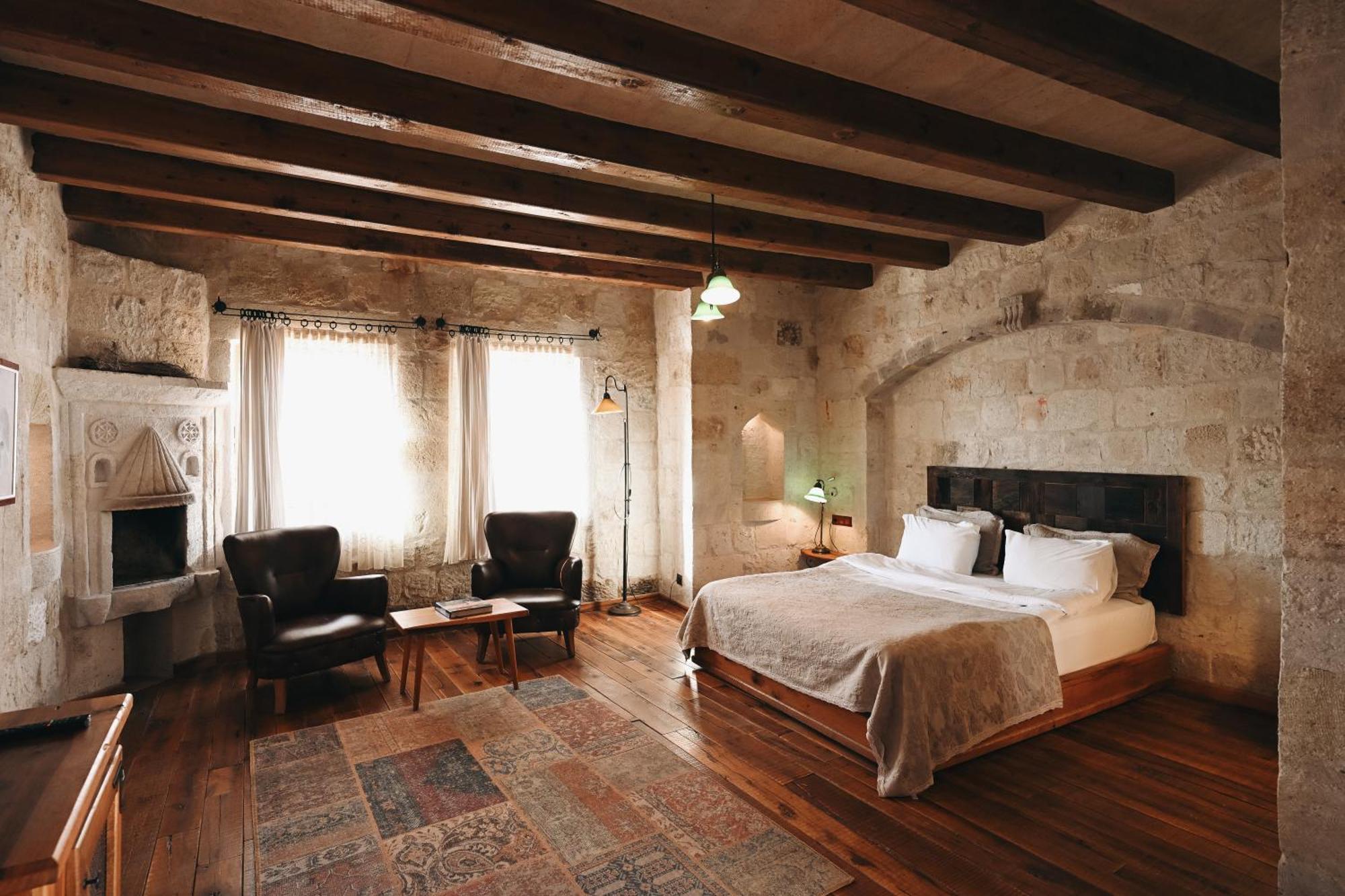 Seki Cave Hotel