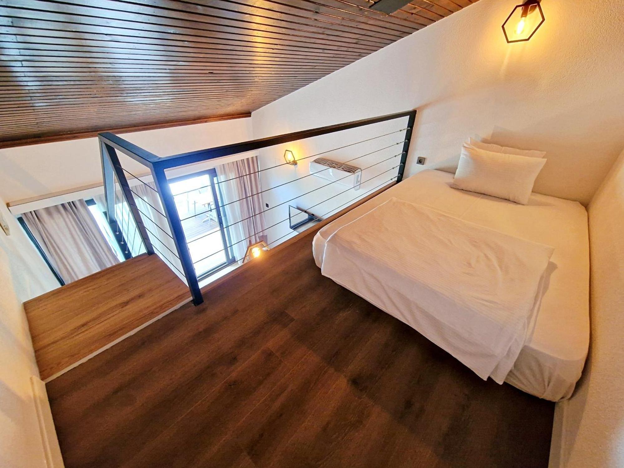 Turnabogazi Ciftlik Evleri Izmir