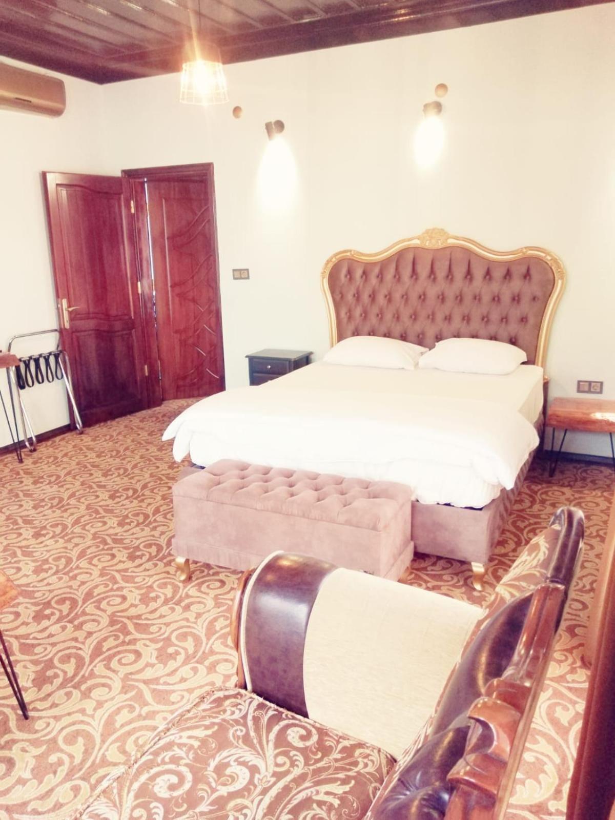 Kayibeyi & Restaurant Hotel