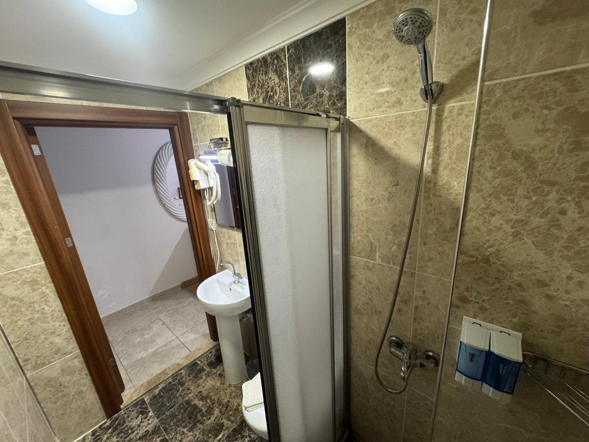 Rosalie Palace Hotel 2*