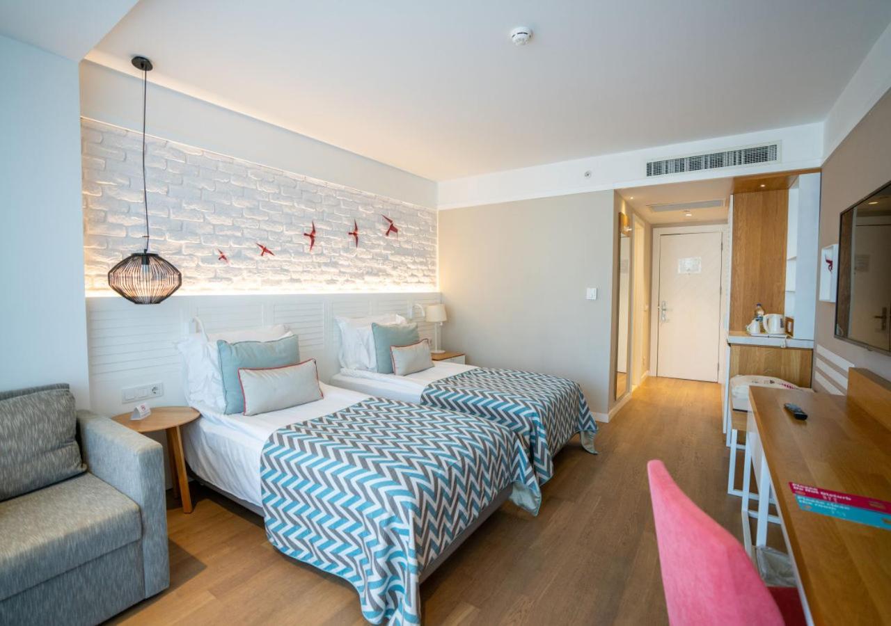 Hotel Akra 5*