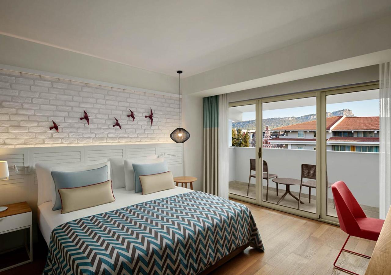 Akra Hotel 5*