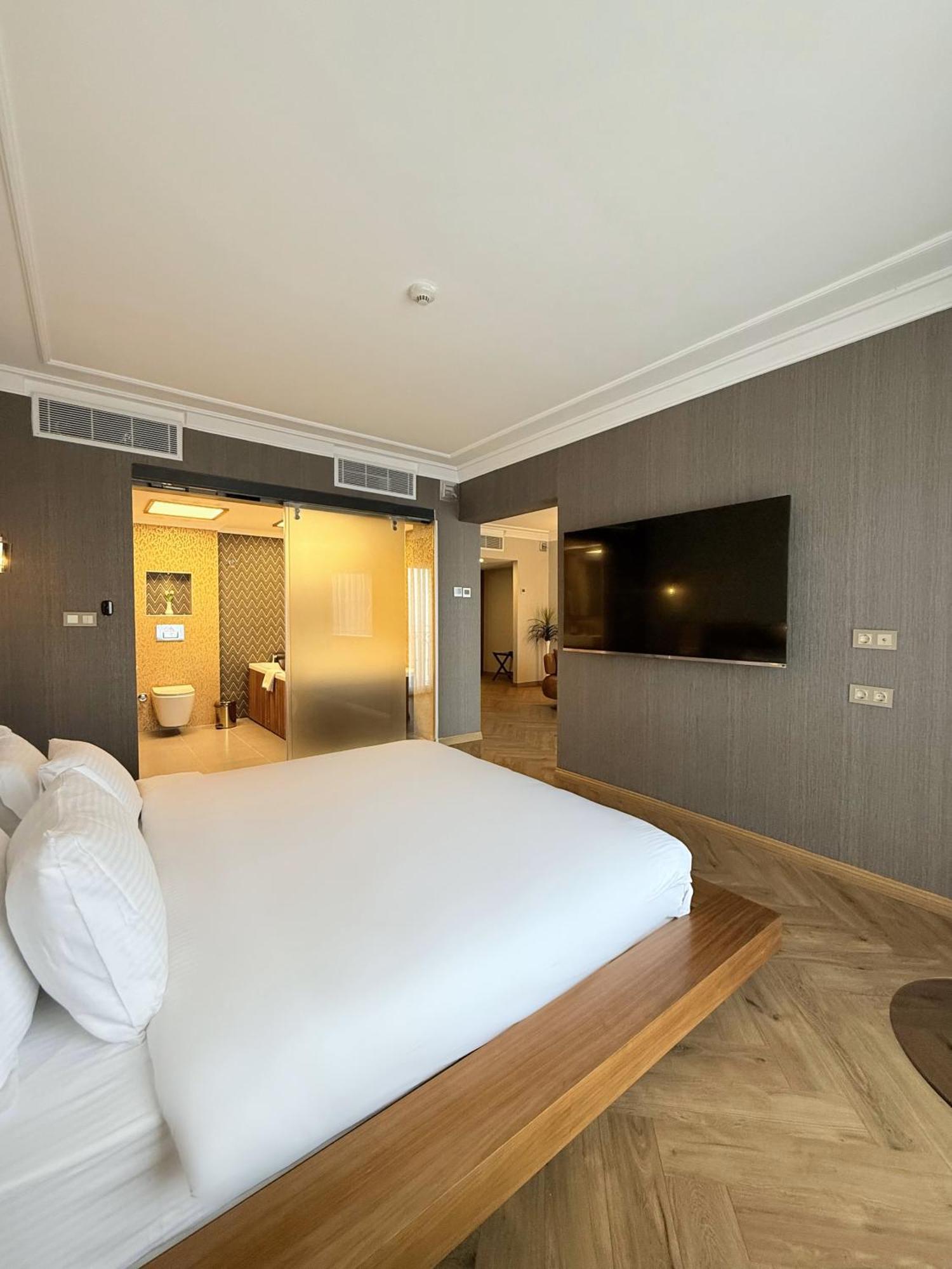 The Yali Hotel 3*