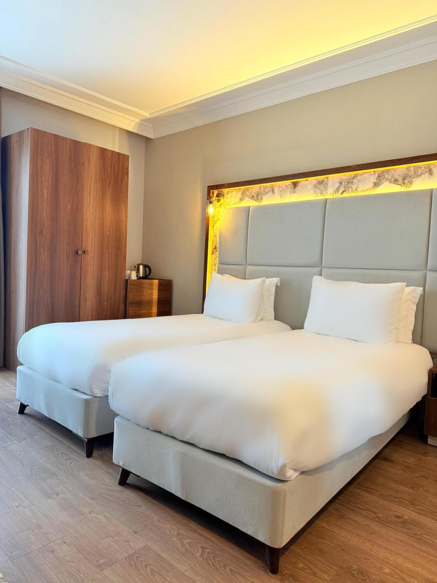 Hotel The Yali