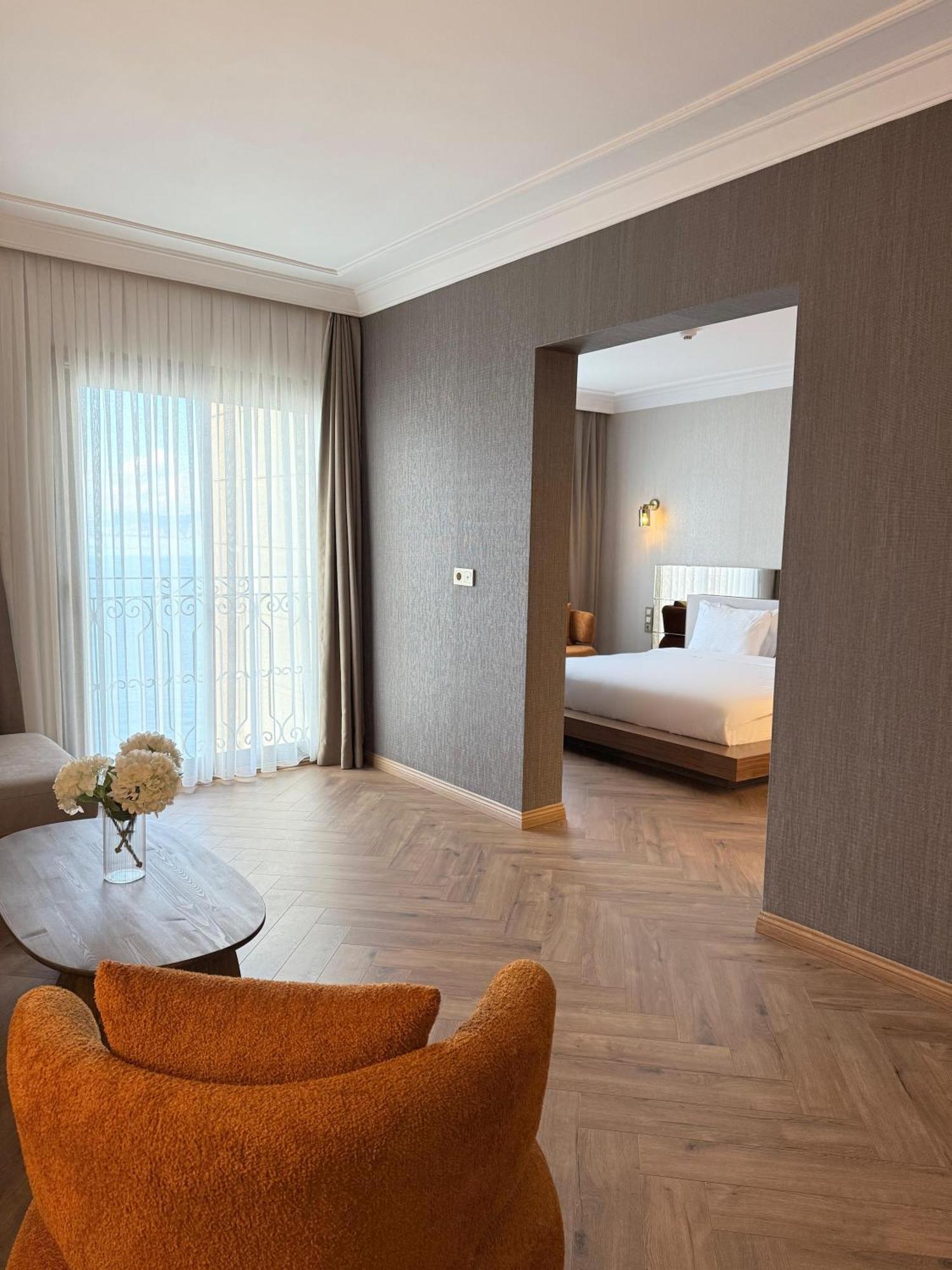 Hotel The Yali 3*