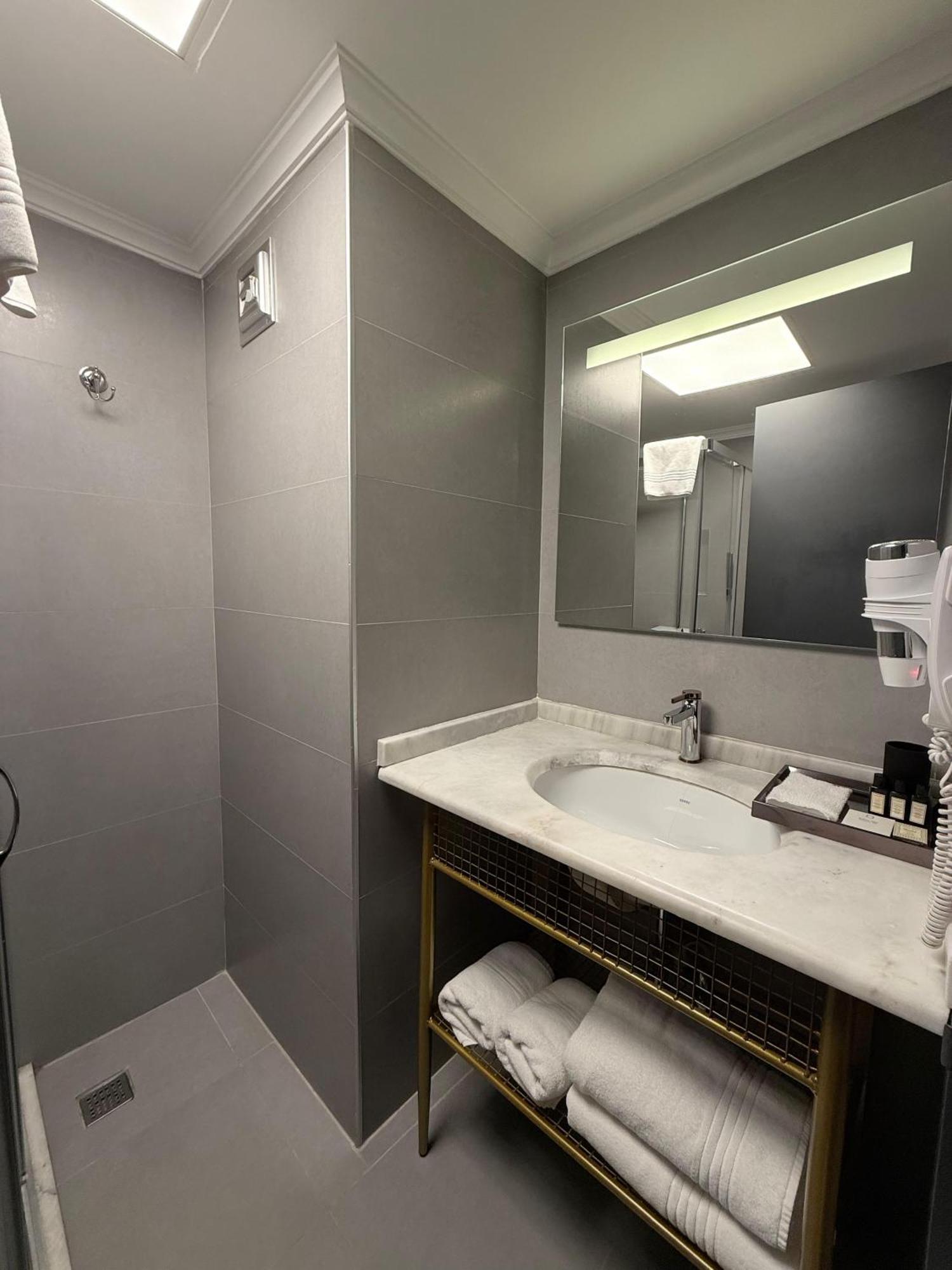 The Yali Hotel 3*