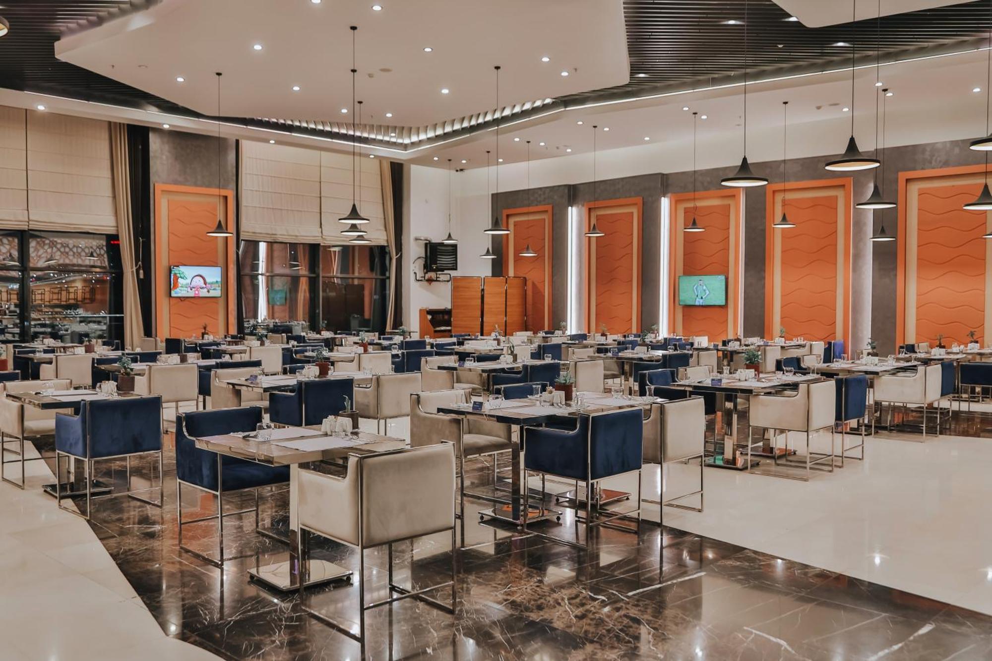 Hotel Radisson Blu Hotel, 5*
