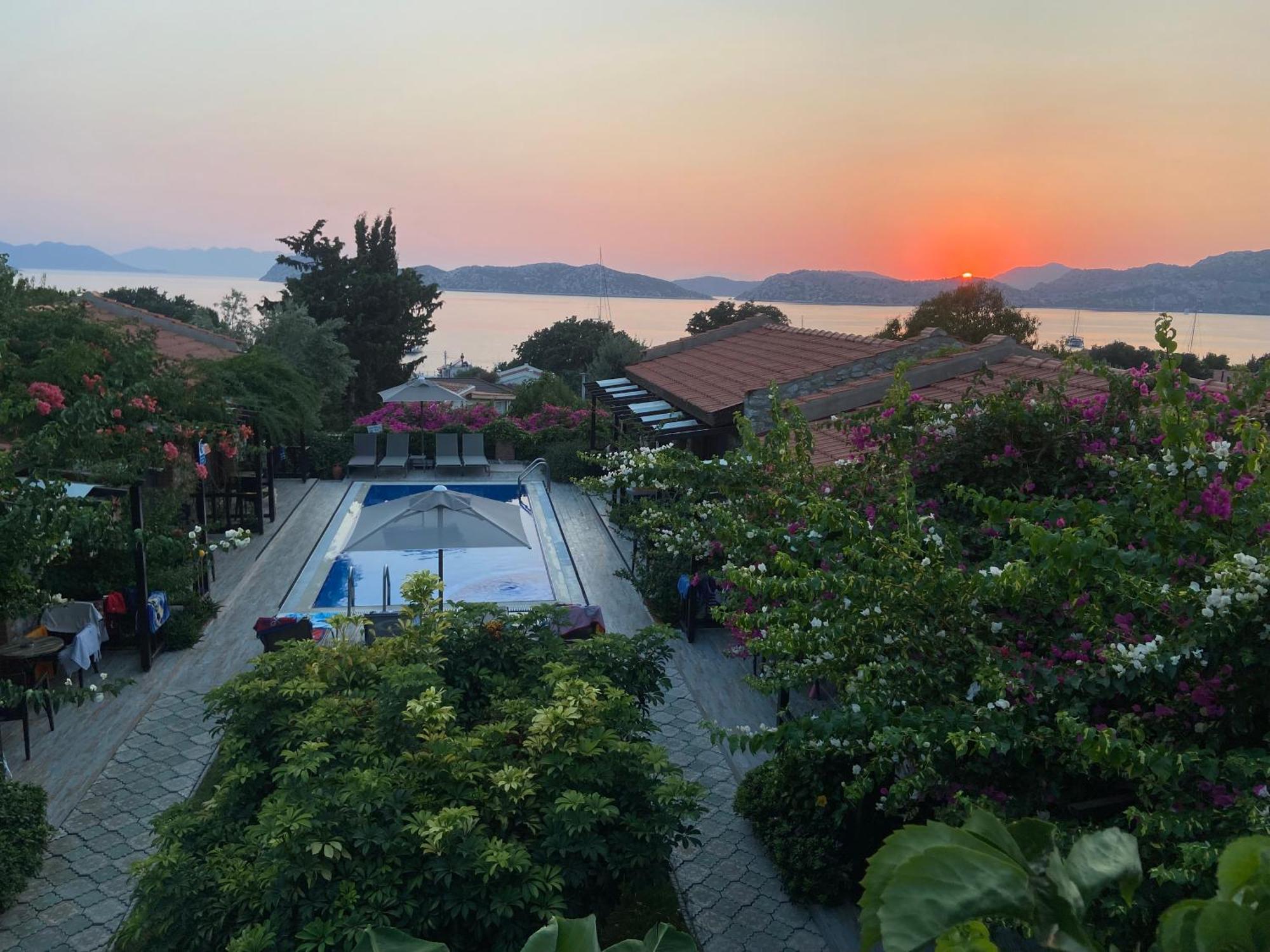 Suna House Guest house *