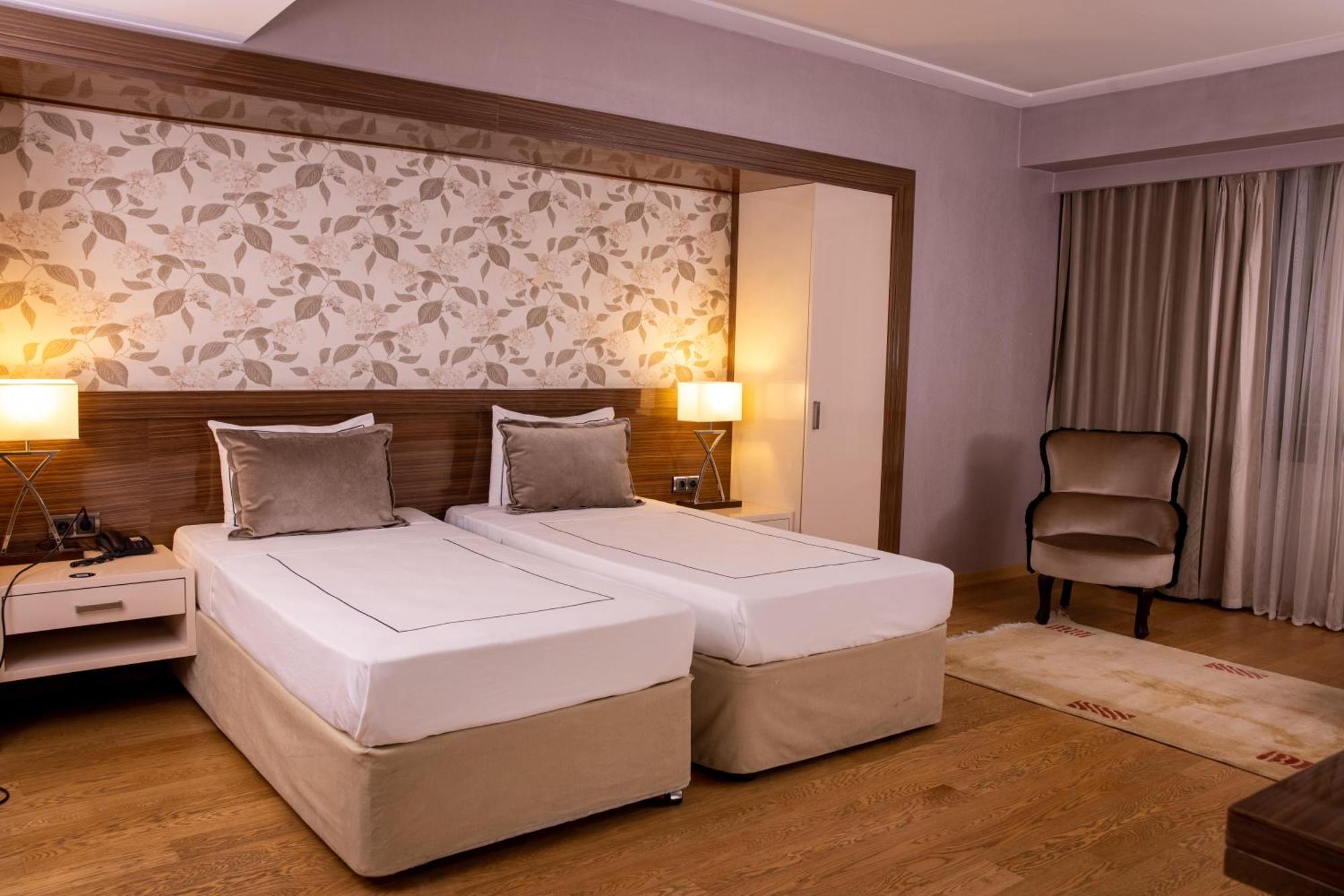 Anemon Grand Hotel 5*