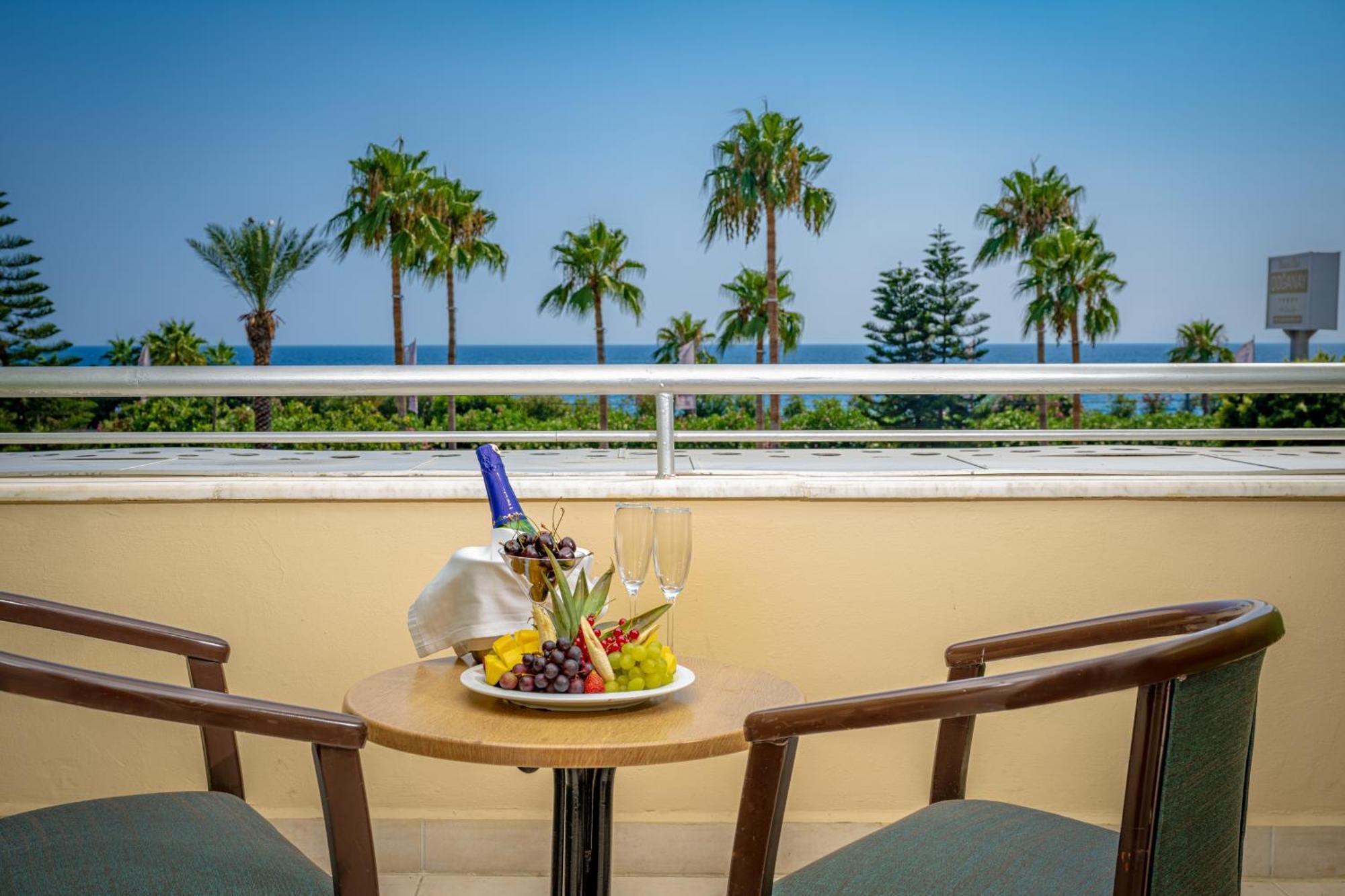 Hotel Beach Club Doganay