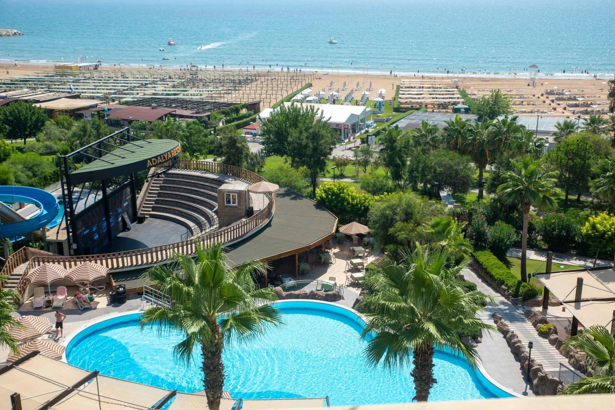 Adalya & Adults Only 5* Side
