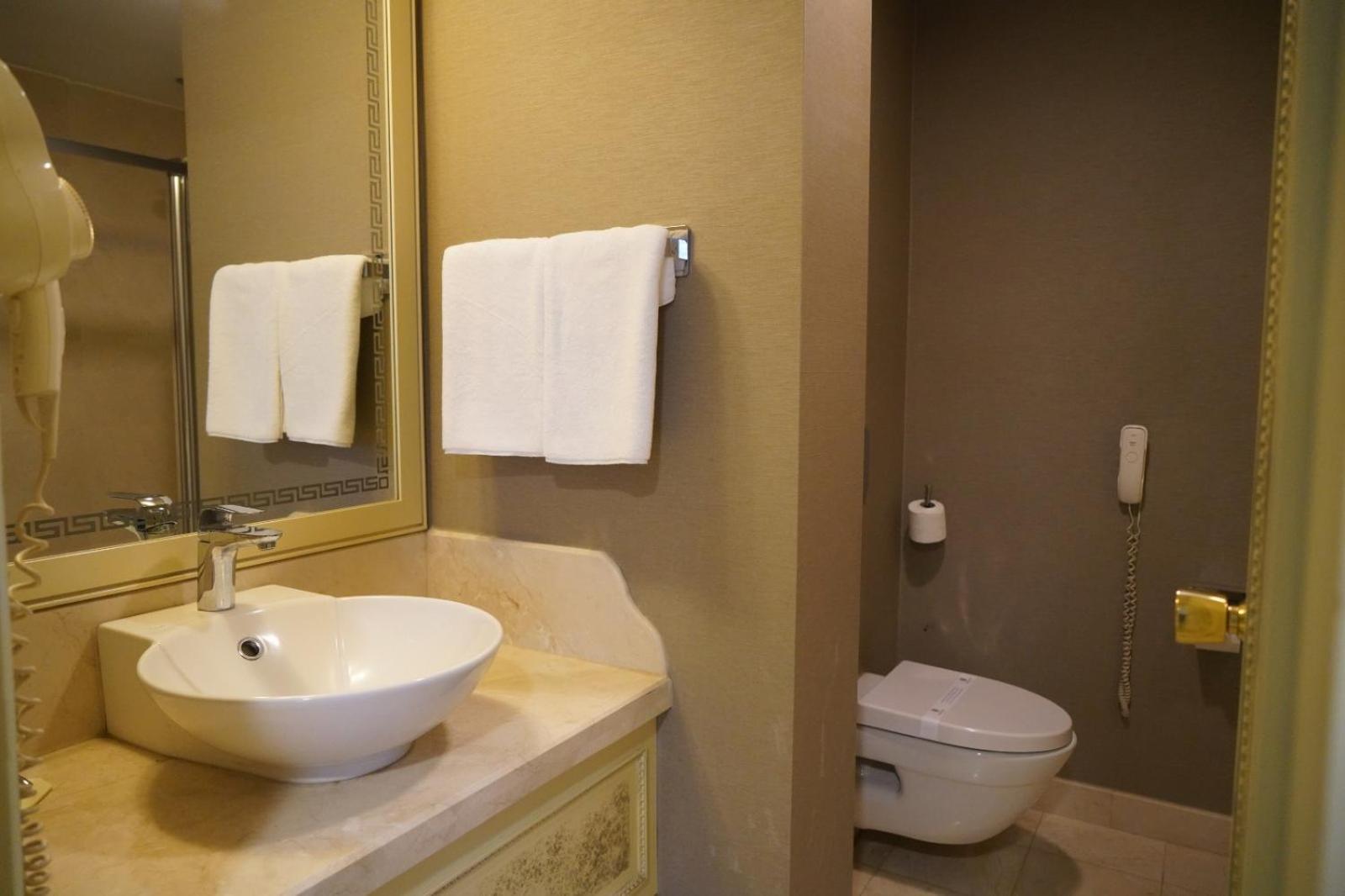 Hotel Demir 4*