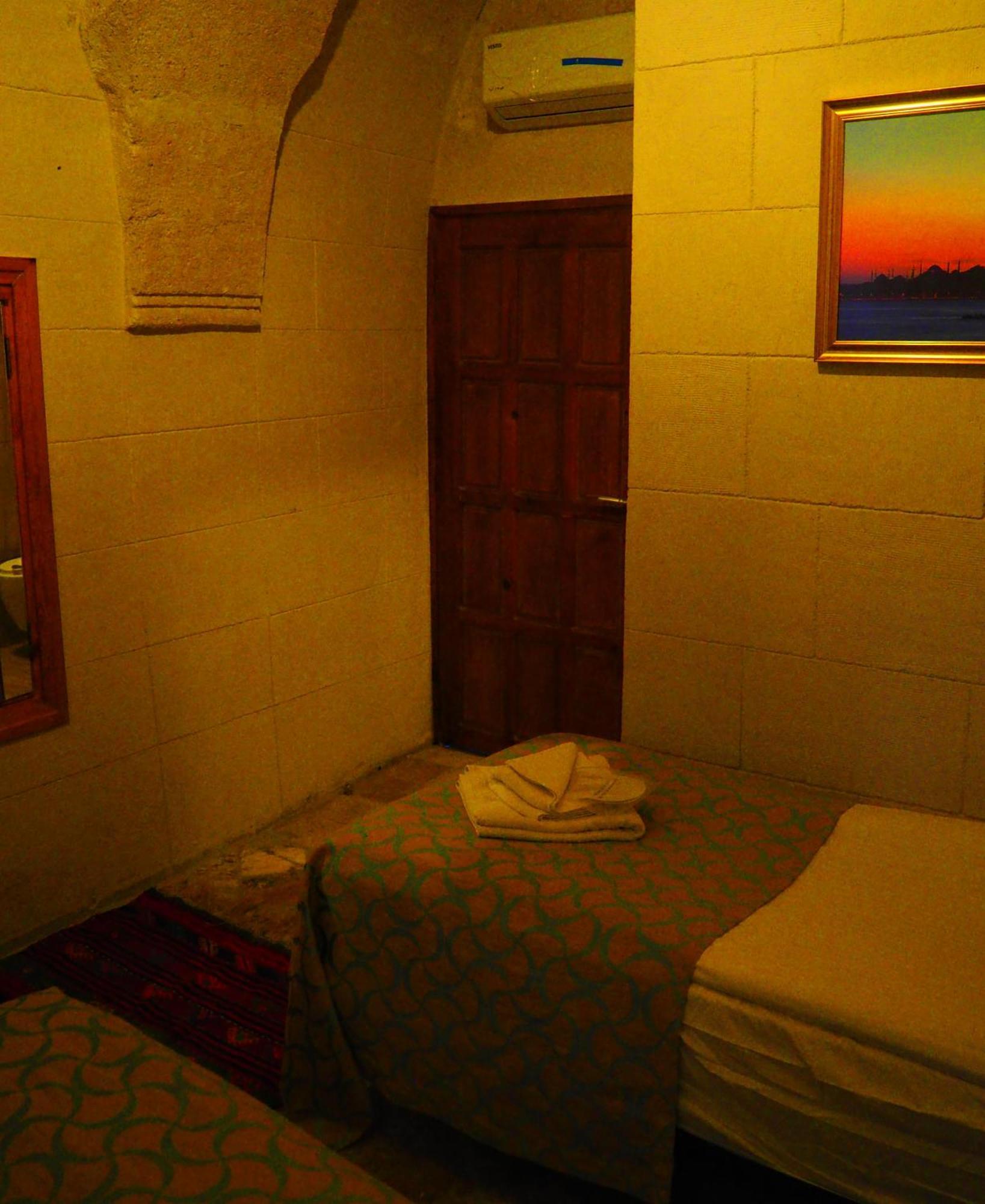 Nomads Cave & Rooftop Hotel