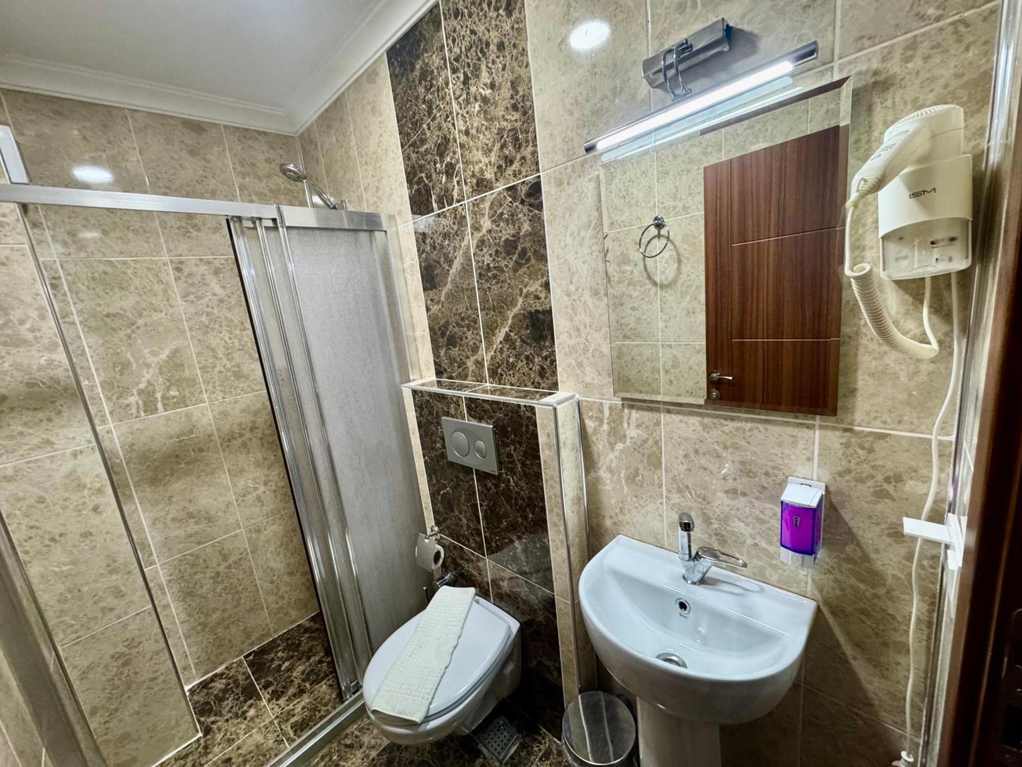 Rosalie Palace Hotel 2*