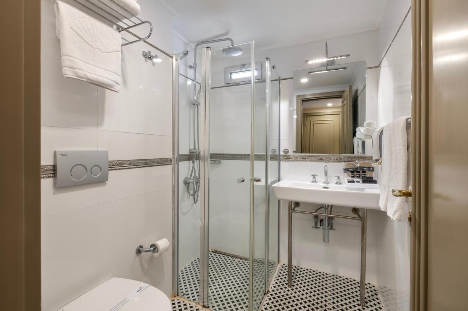 Hotel Reo - Ex Pacco 4*