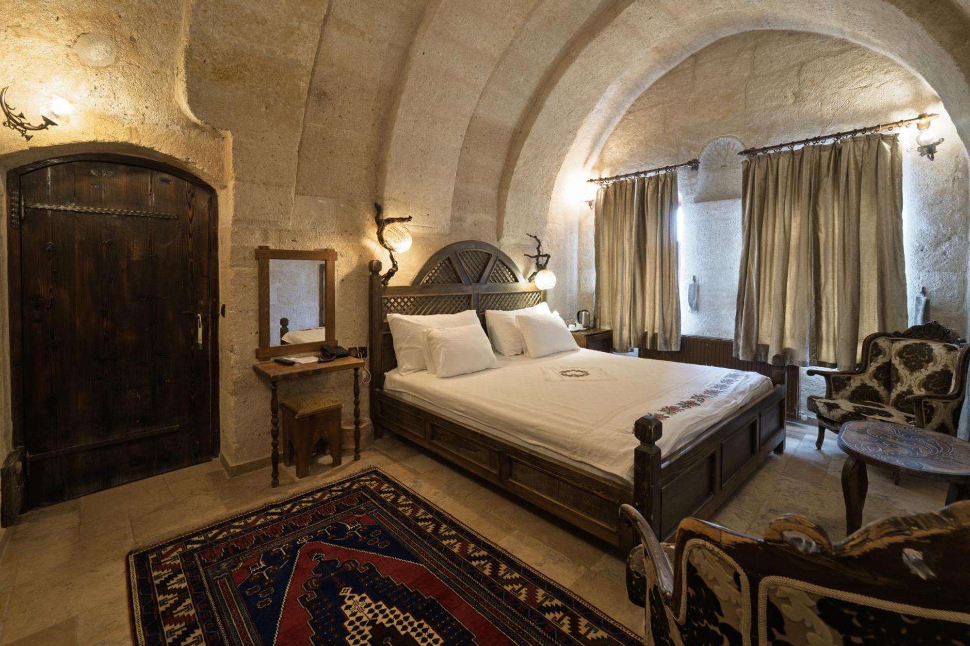 Grand Cave Hotel