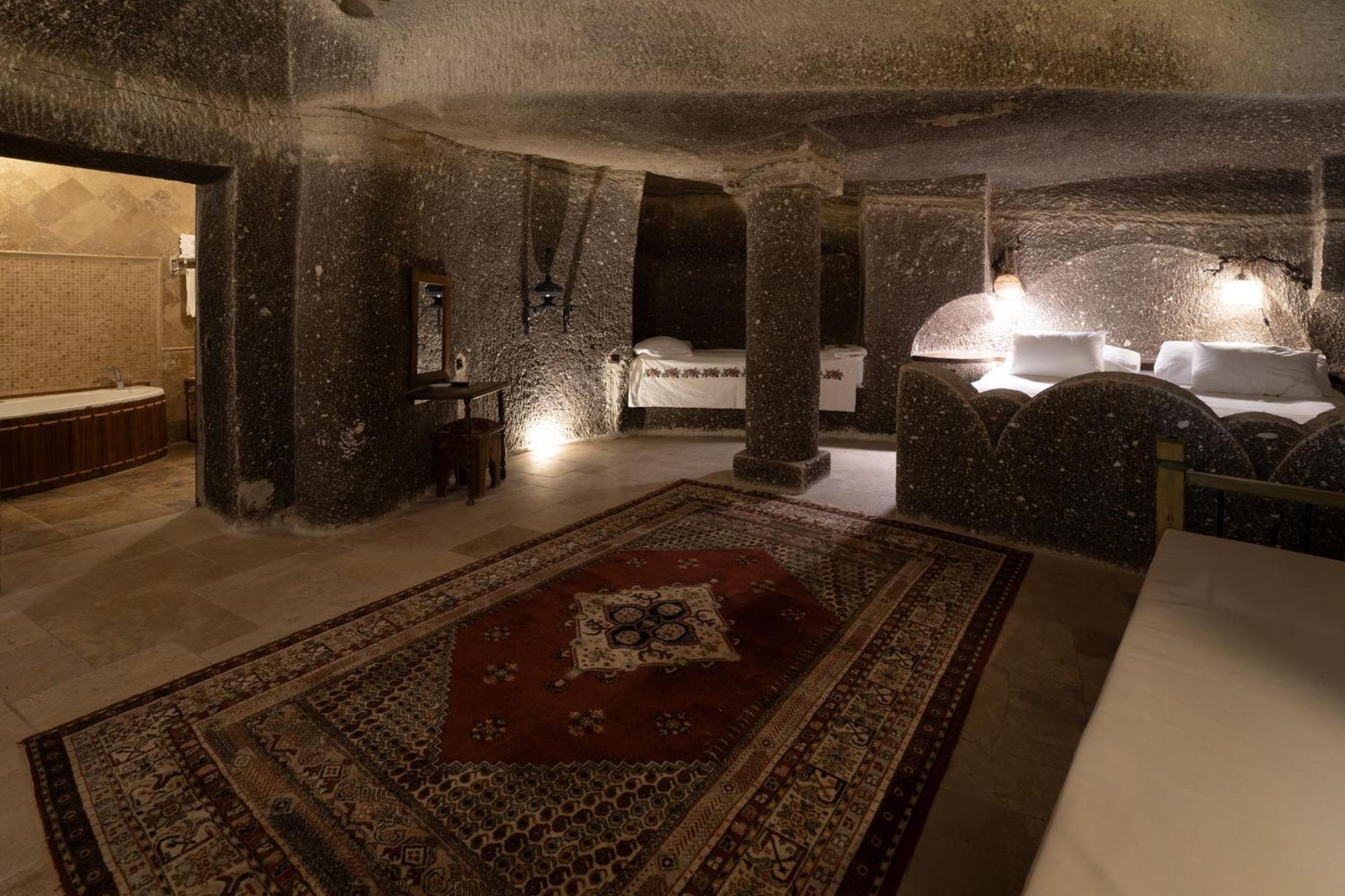 Hotel Grand Cave 2*