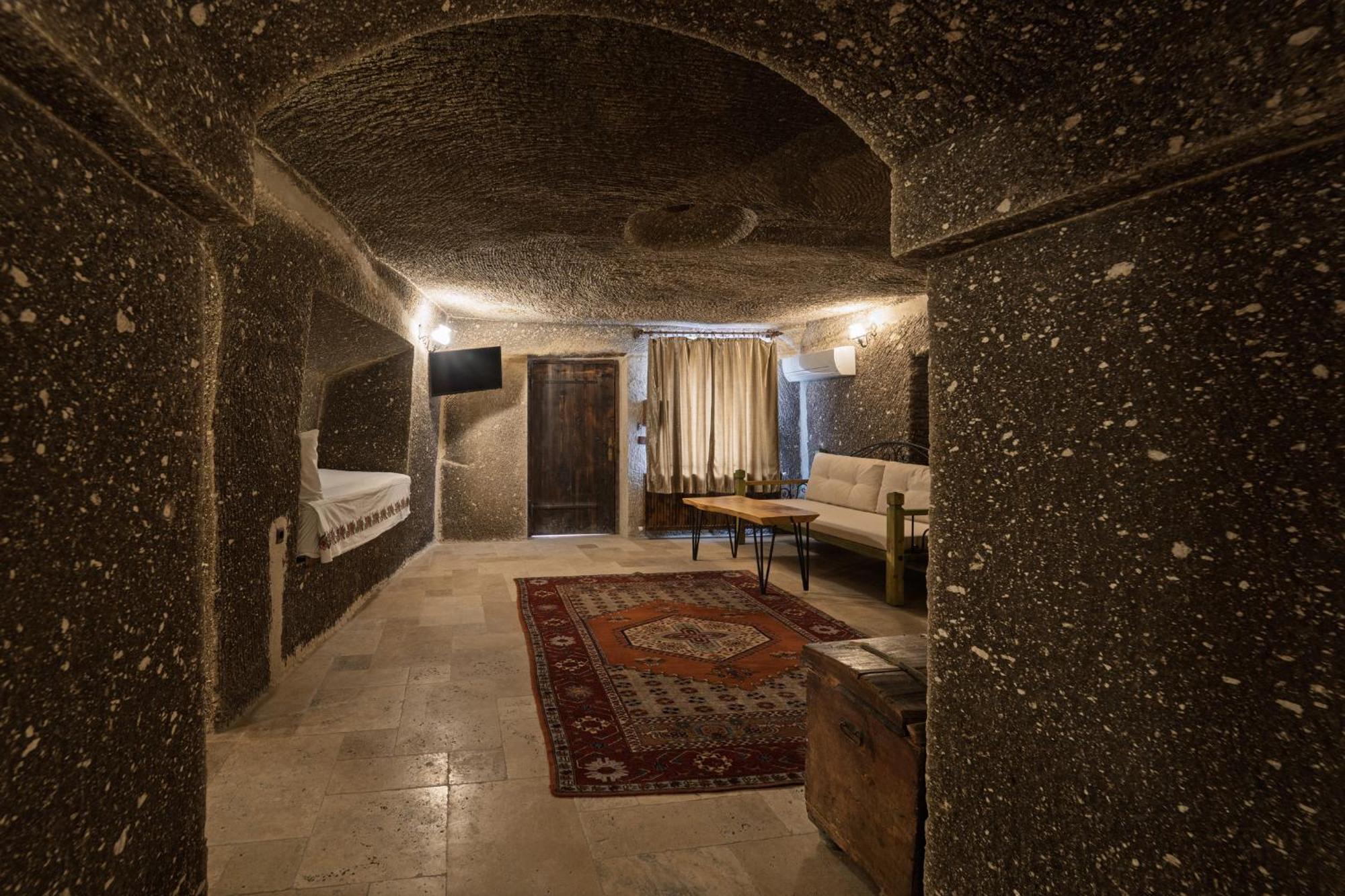 Grand Cave 2*