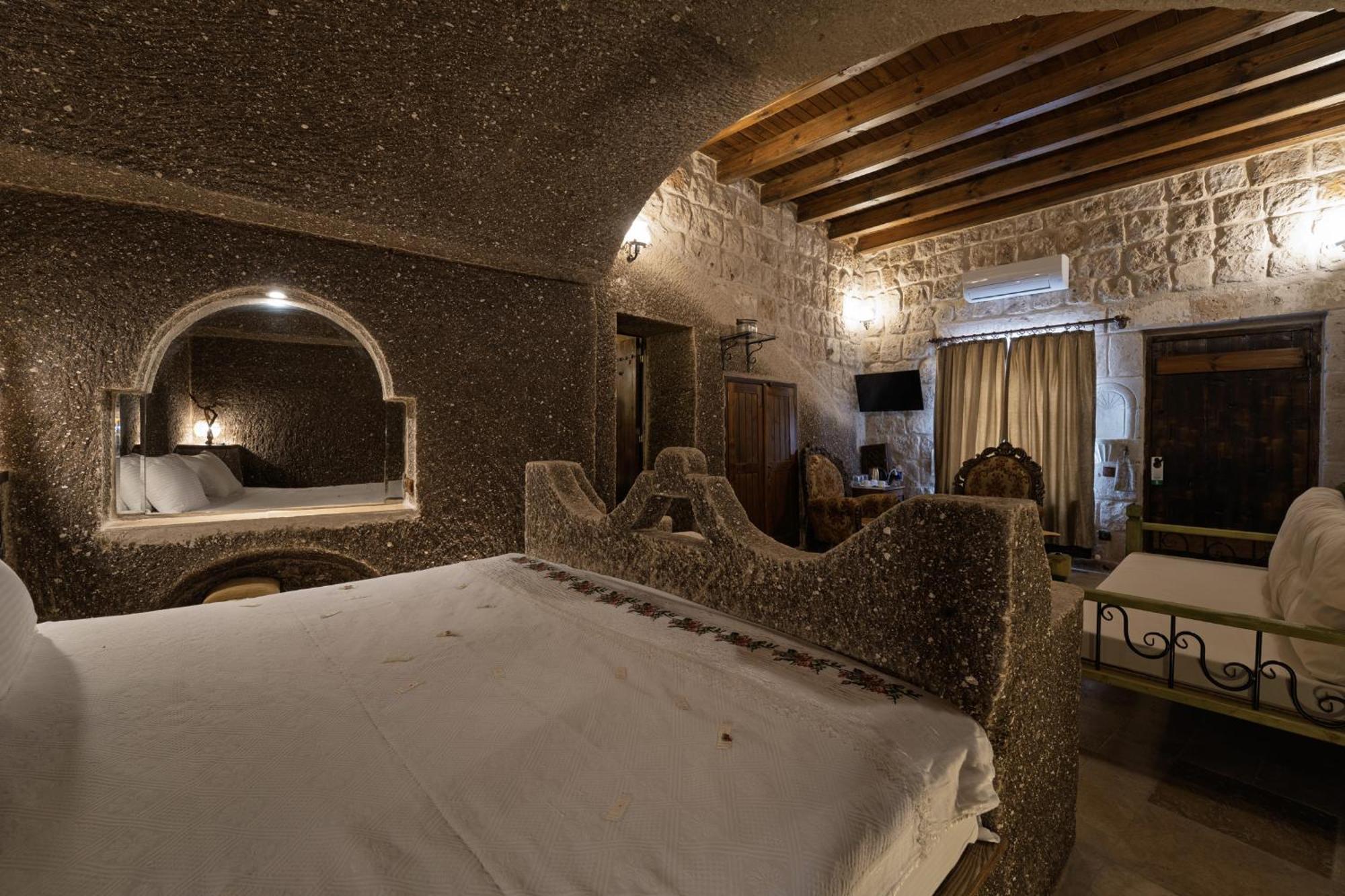 Hotel Grand Cave