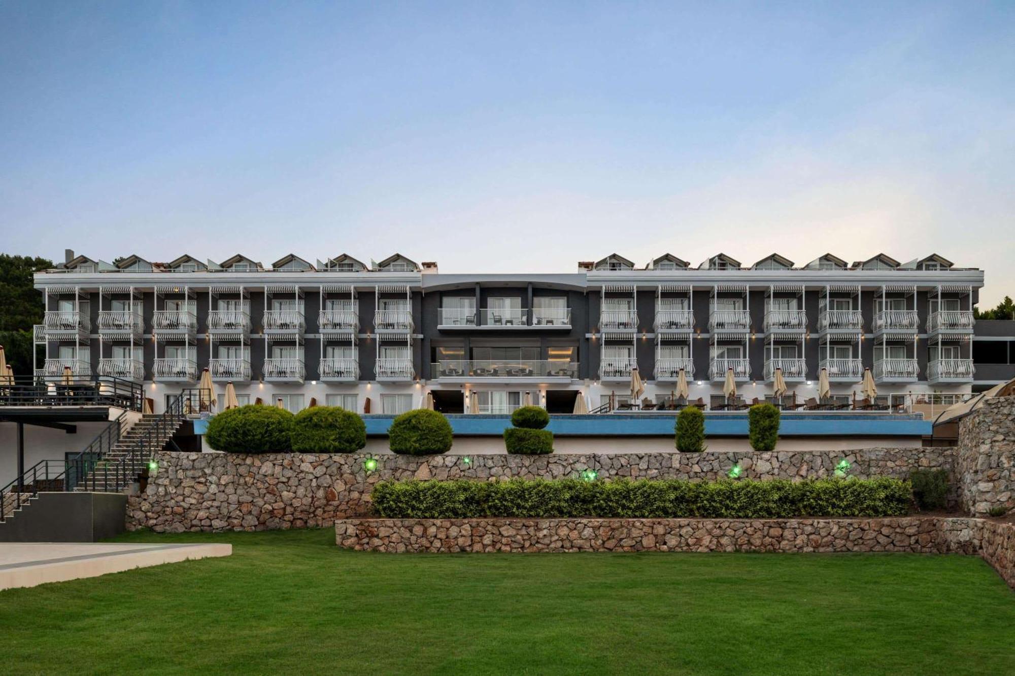 Hotel Ramada By Wyndham Fethiye Adult Only Oludeniz