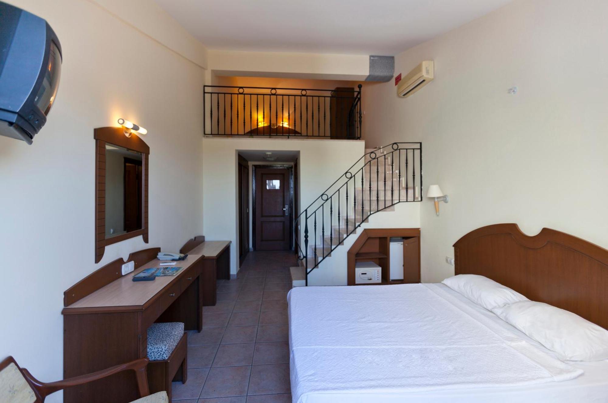 Sural Garden 3* Side