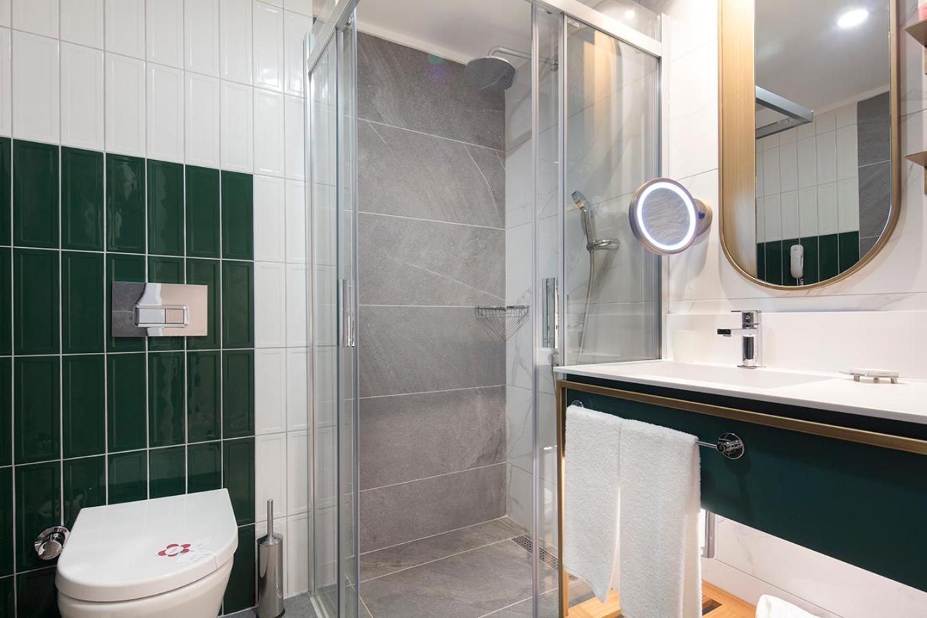 Trendy Adults Only 4* Side