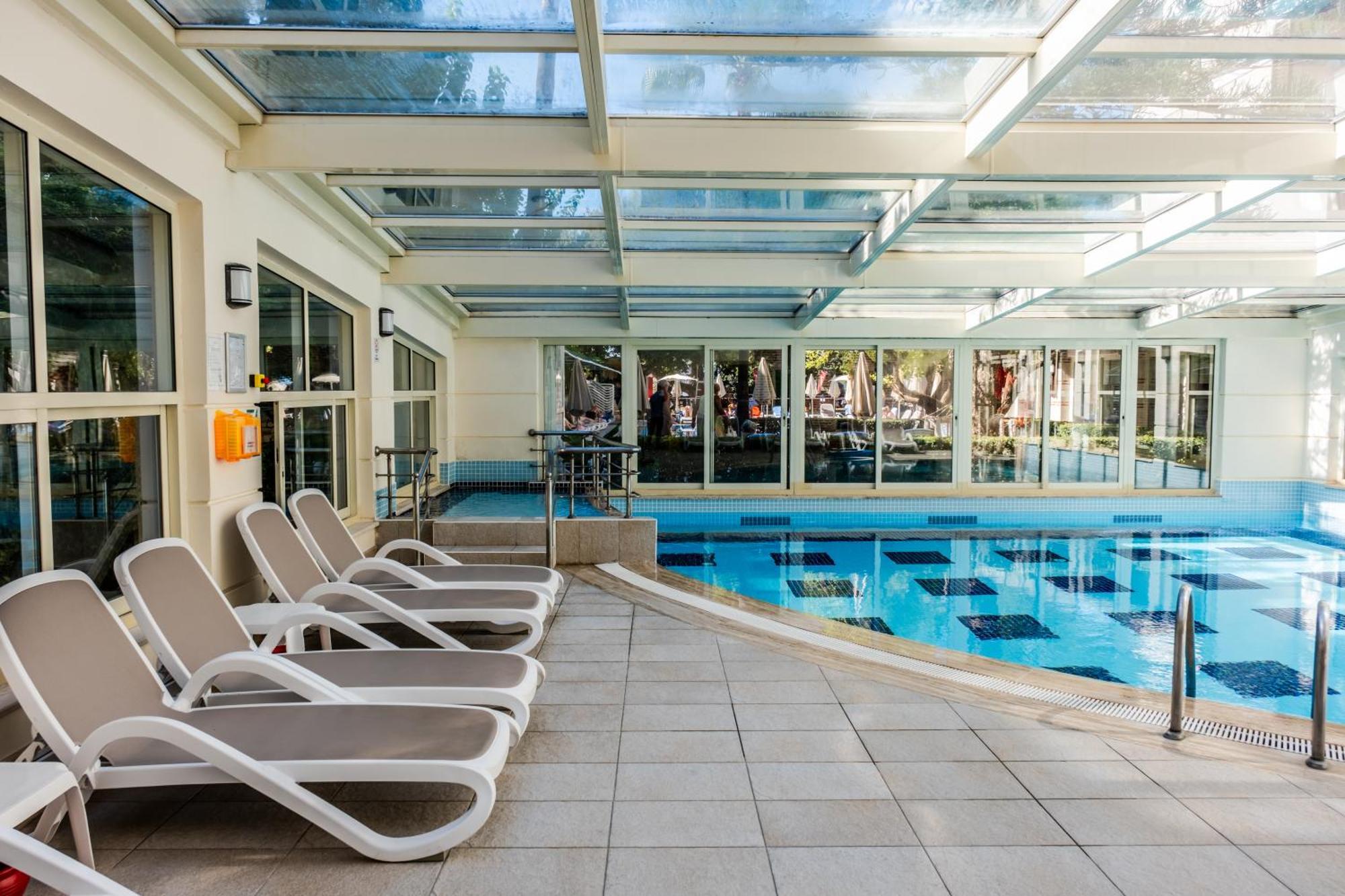 Trendy Adults Only Hotel Side