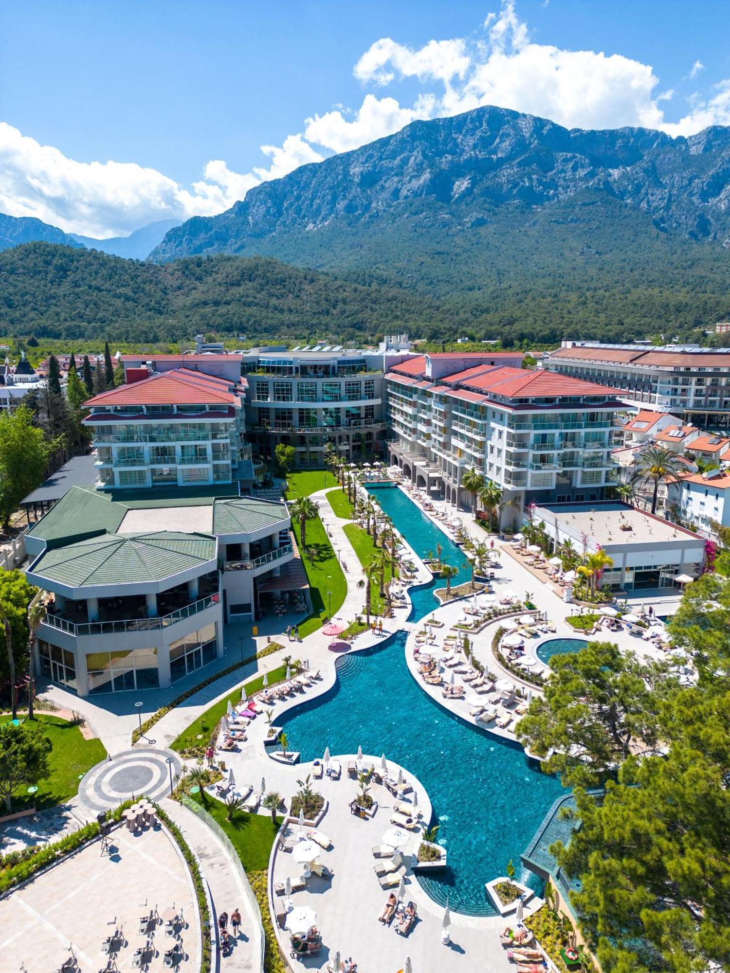 Akra Hotel 5*
