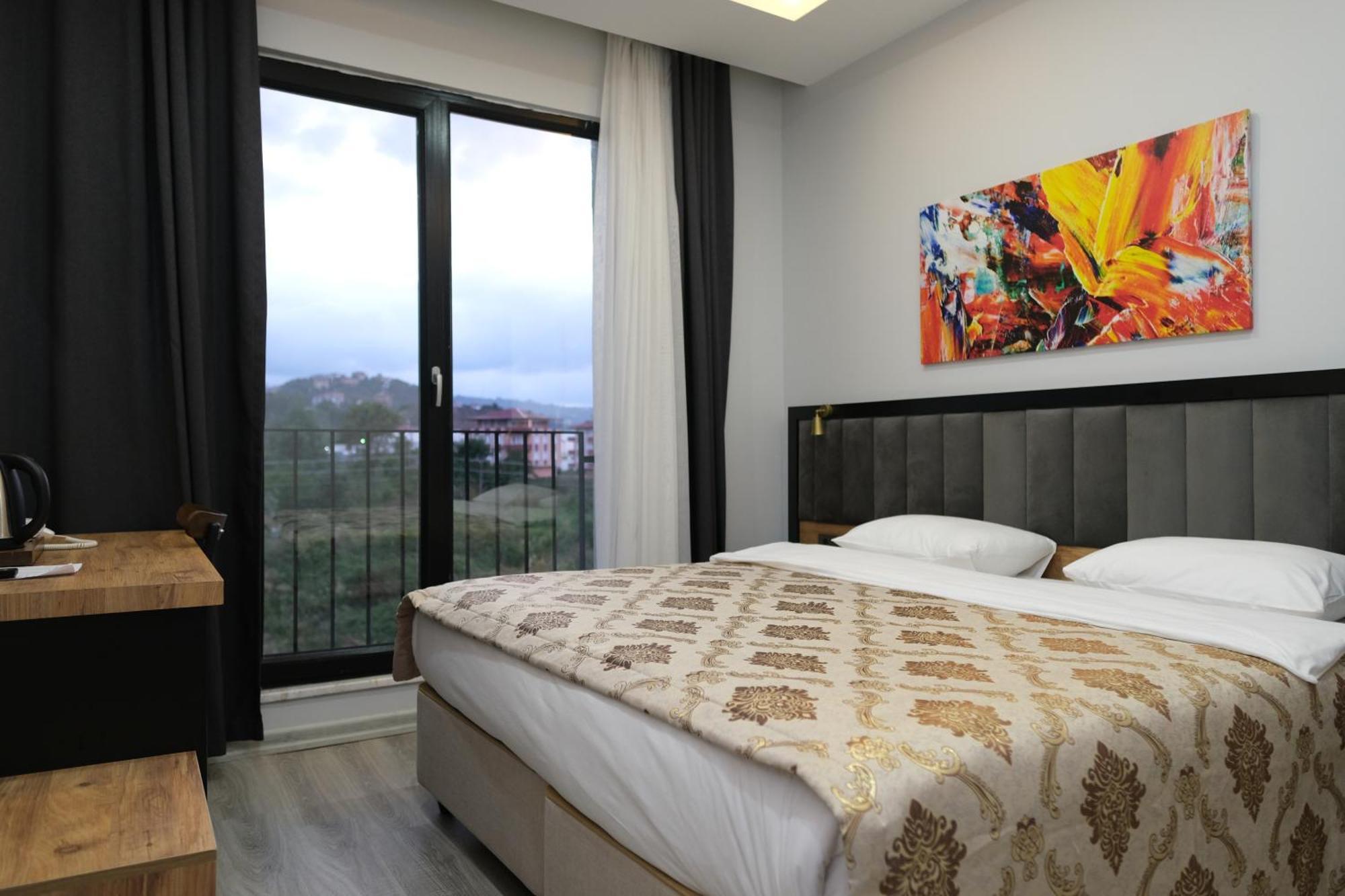 Hotel The Marine