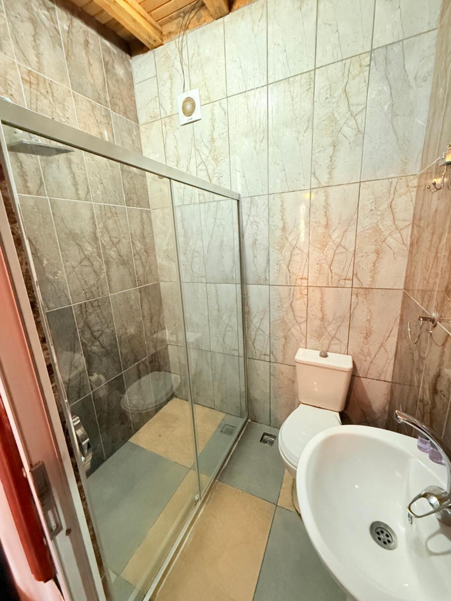 Hotel Oez Butik Antik Kent Myrleia
