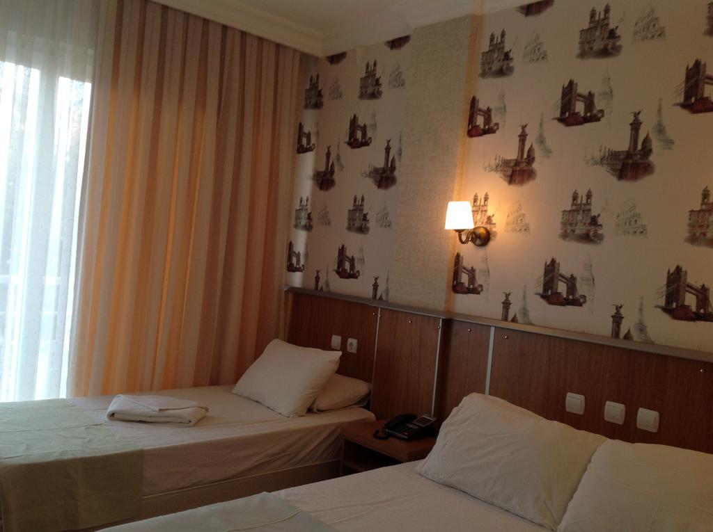 Hotel Mood 3*