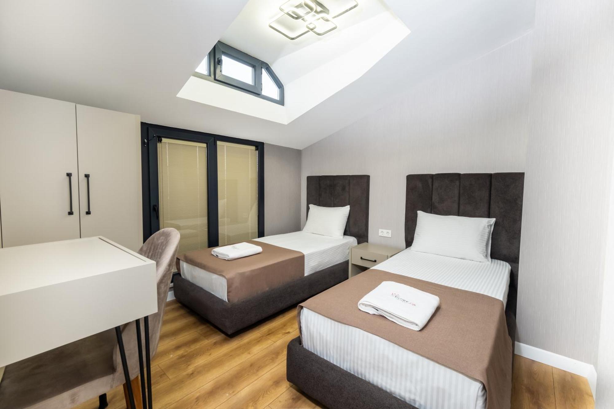 Luxury Life 3*