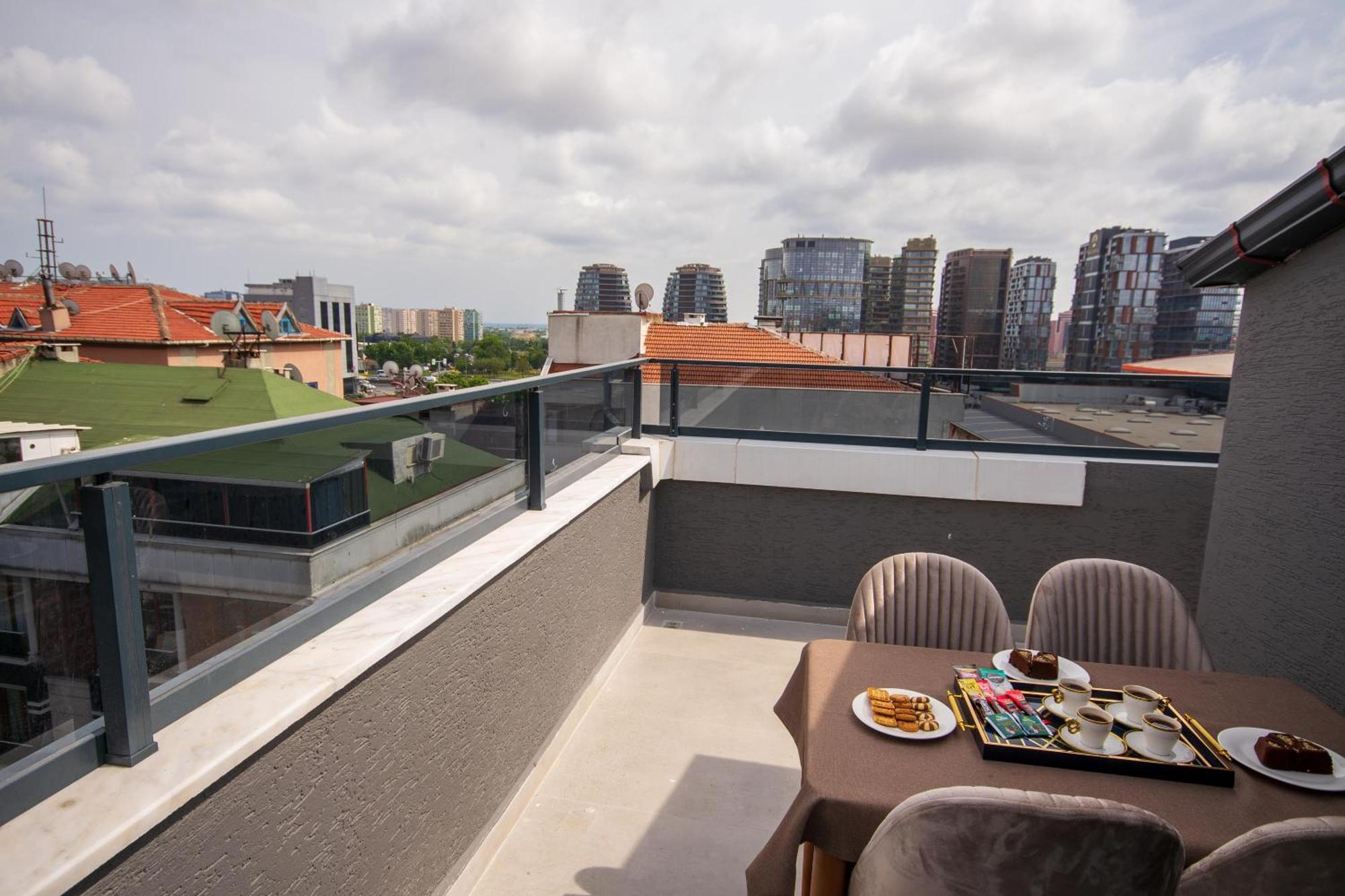 Luxury Life 3*