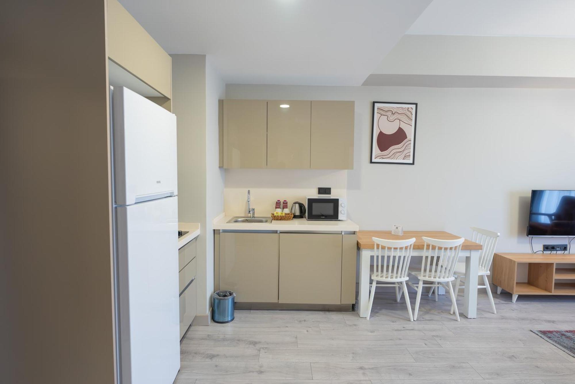 Western & Residences 4*