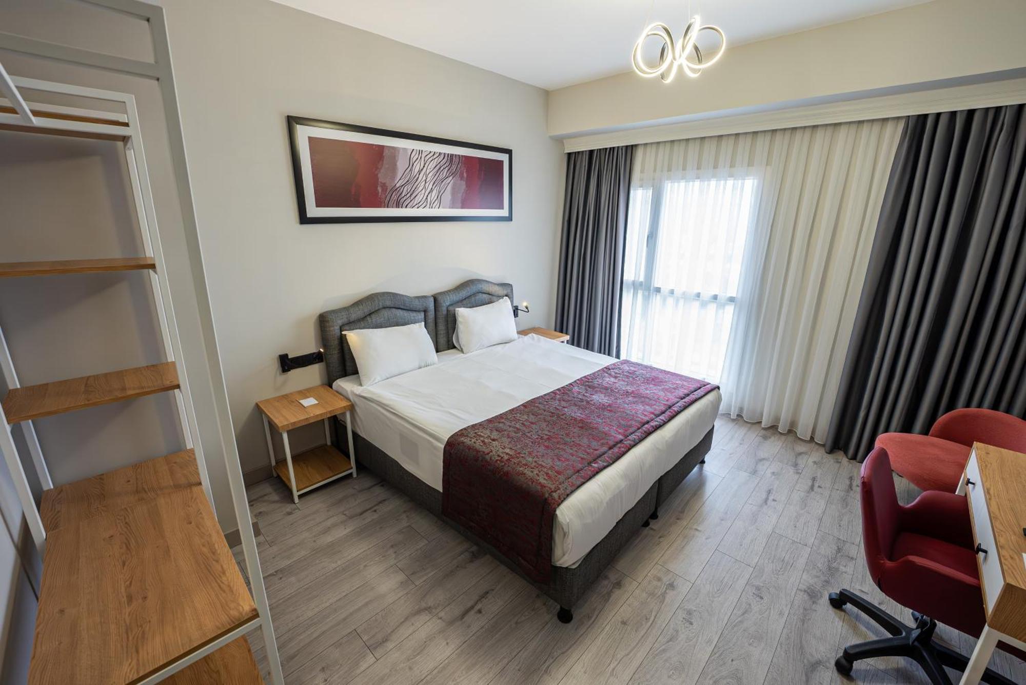 Western & Residences Hotel 4*
