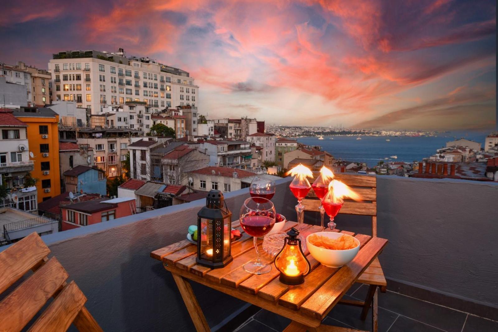 The Maiden Tower From Your Bedroom Romantic View, In Taksim Square Apartment *