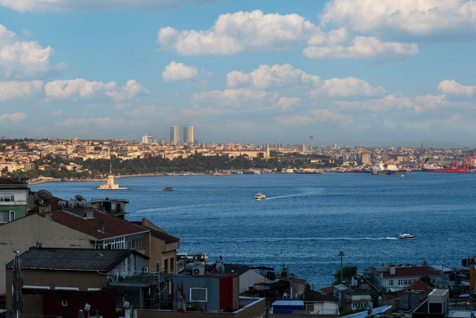 Apartment The Maiden Tower From Your Bedroom Romantic View, In Taksim Square *