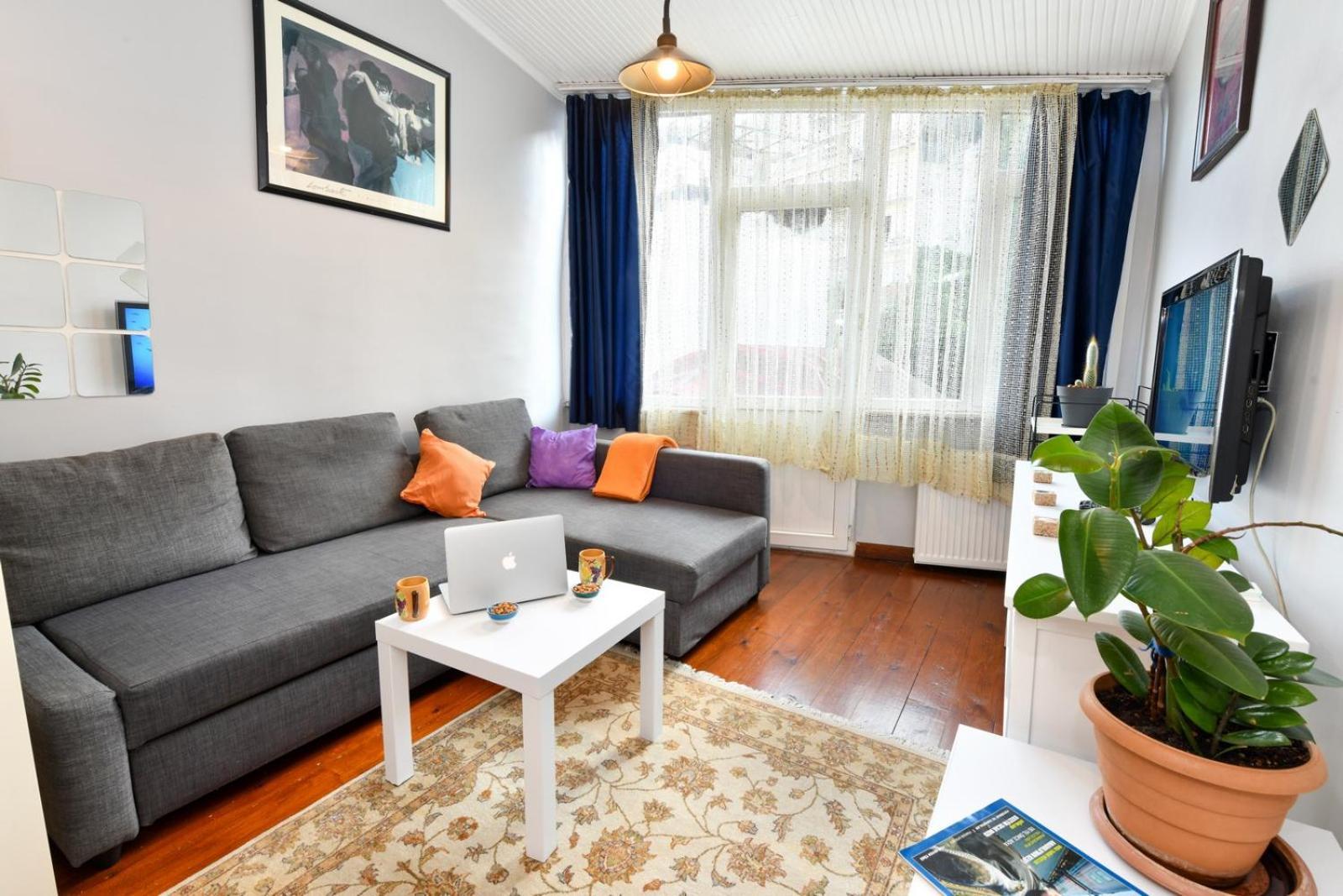 The Maiden Tower From Your Bedroom Romantic View, In Taksim Square Apartment Istanbul