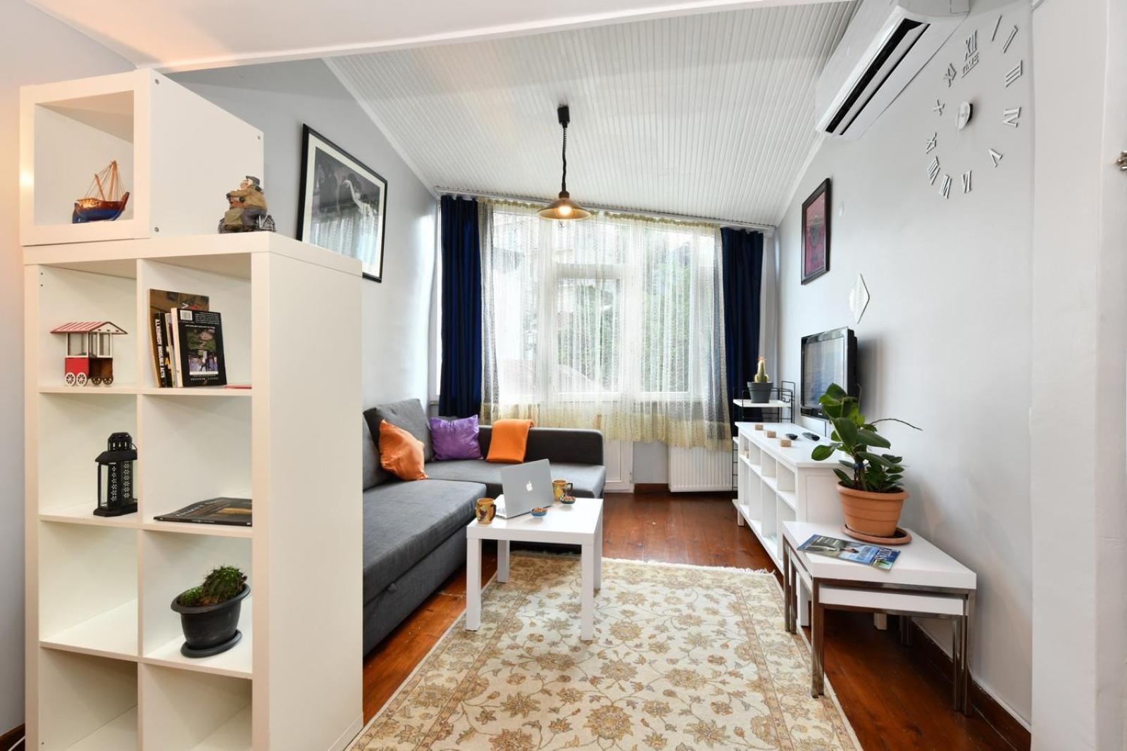 The Maiden Tower From Your Bedroom Romantic View, In Taksim Square Apartment