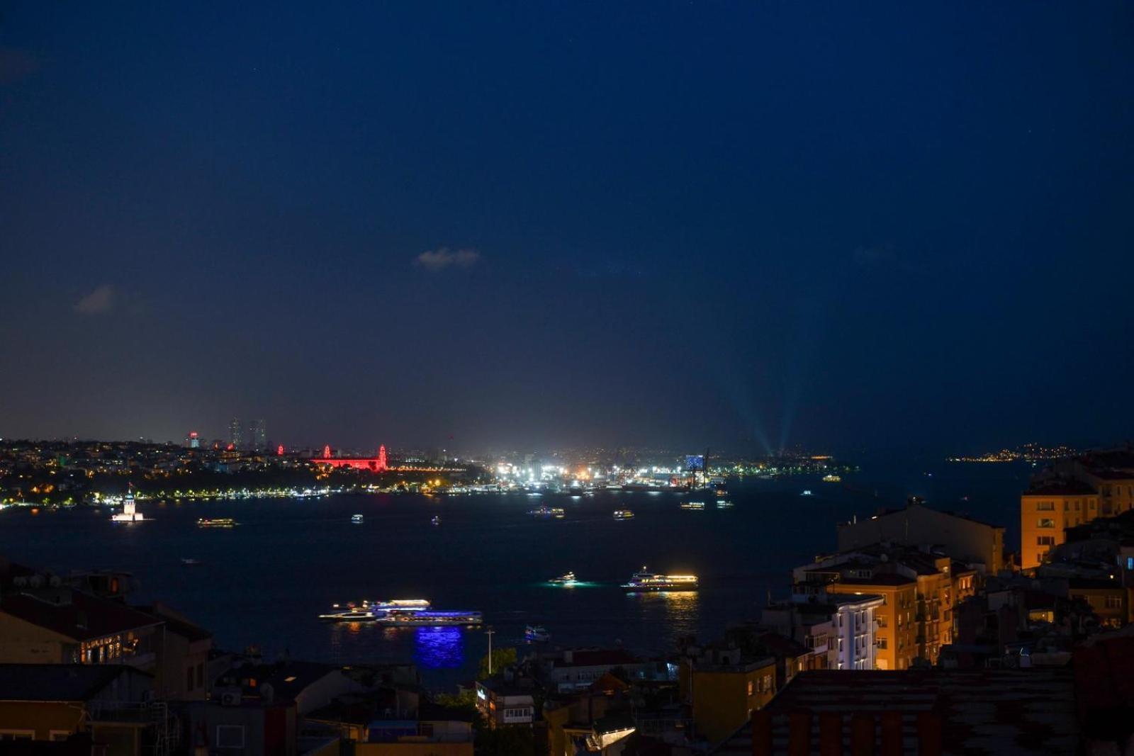 Apartment The Maiden Tower From Your Bedroom Romantic View, In Taksim Square *