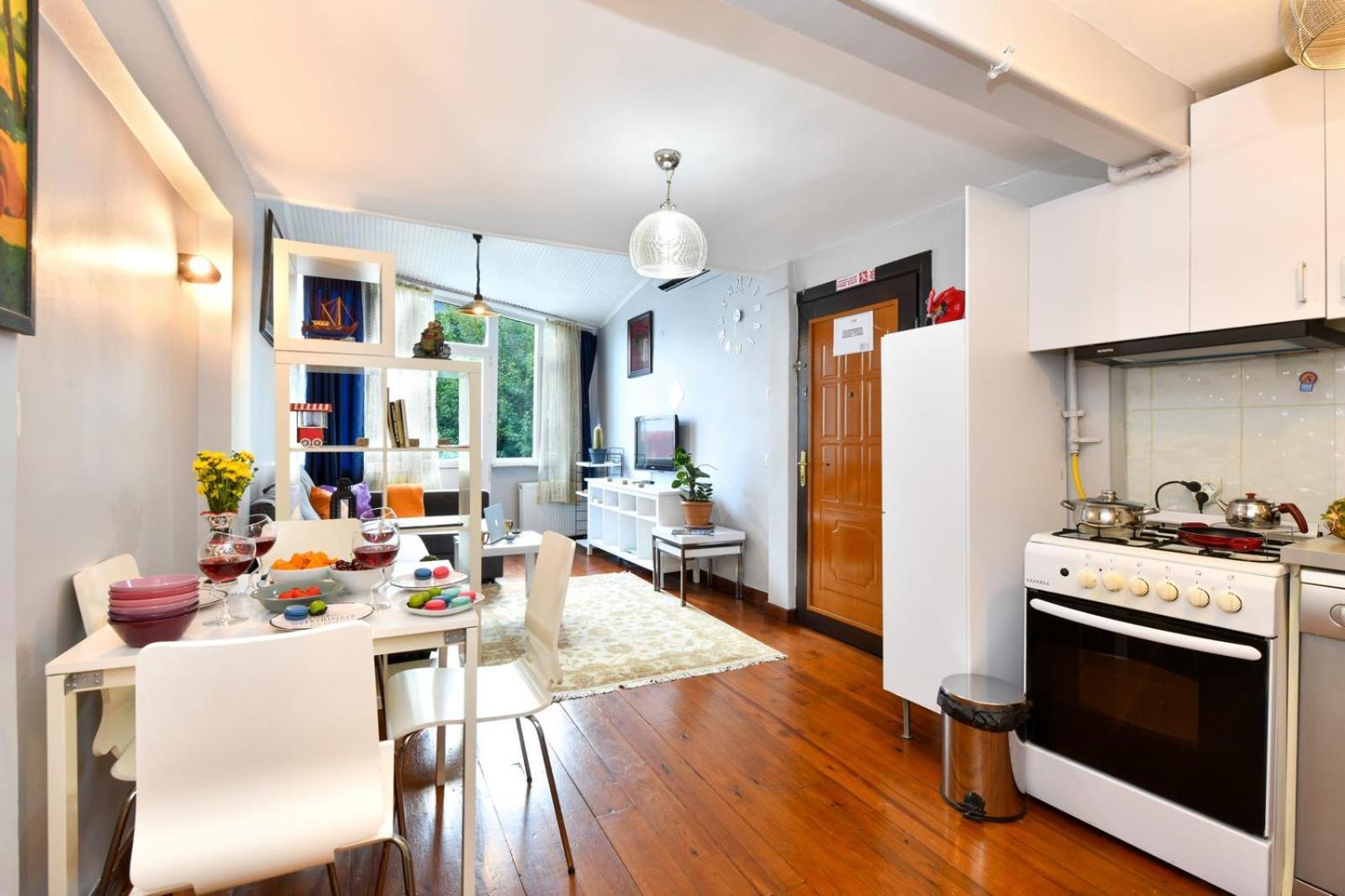 The Maiden Tower From Your Bedroom Romantic View, In Taksim Square Apartment Istanbul